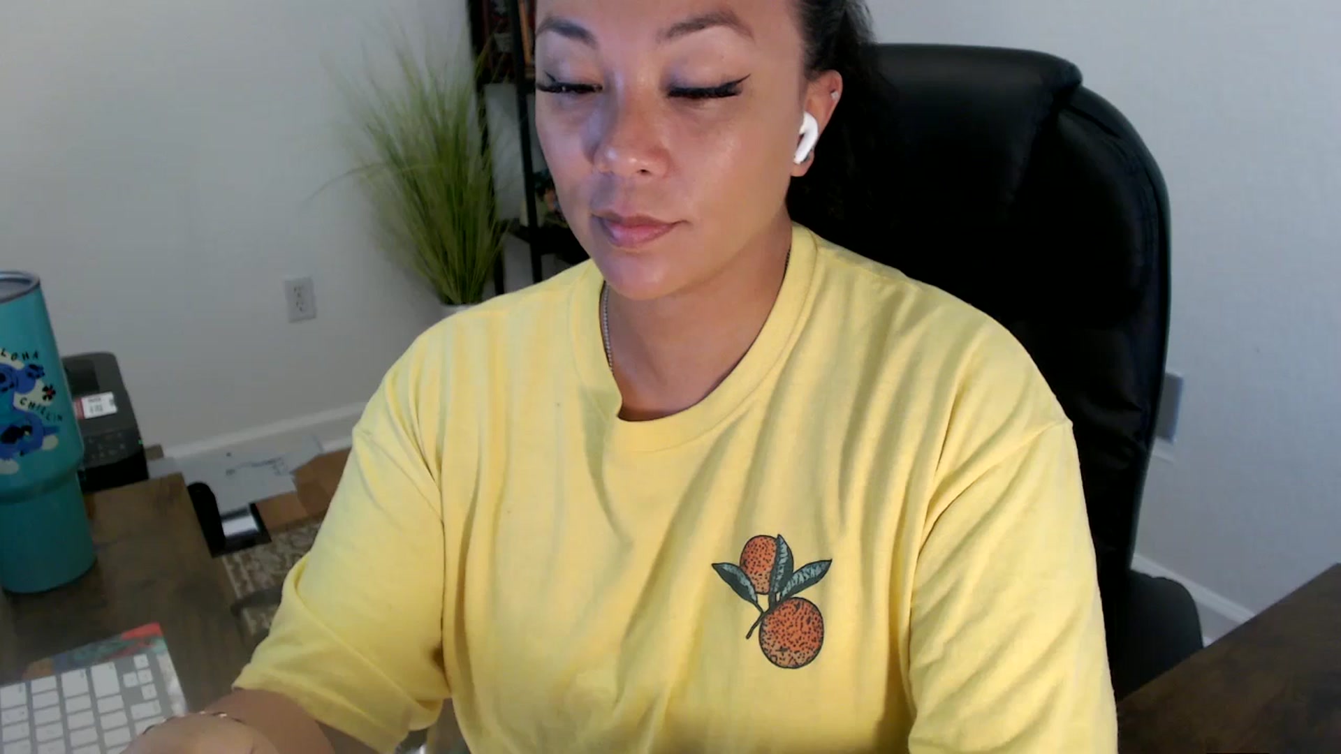 Gallery image thumbnail from MickaylaStar's myfreecams stream on, 06/24/2025, 19:51 image 20 of 20