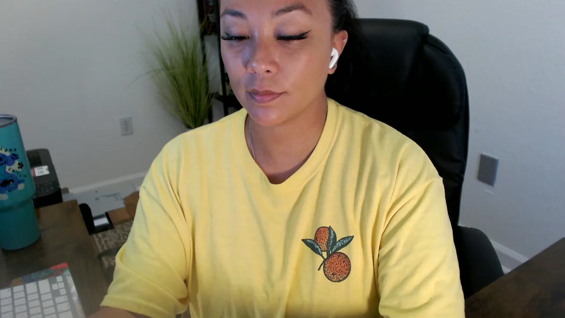 Gallery image thumbnail from MickaylaStar's myfreecams stream on, 06/24/2025, 19:51 image 17 of 20