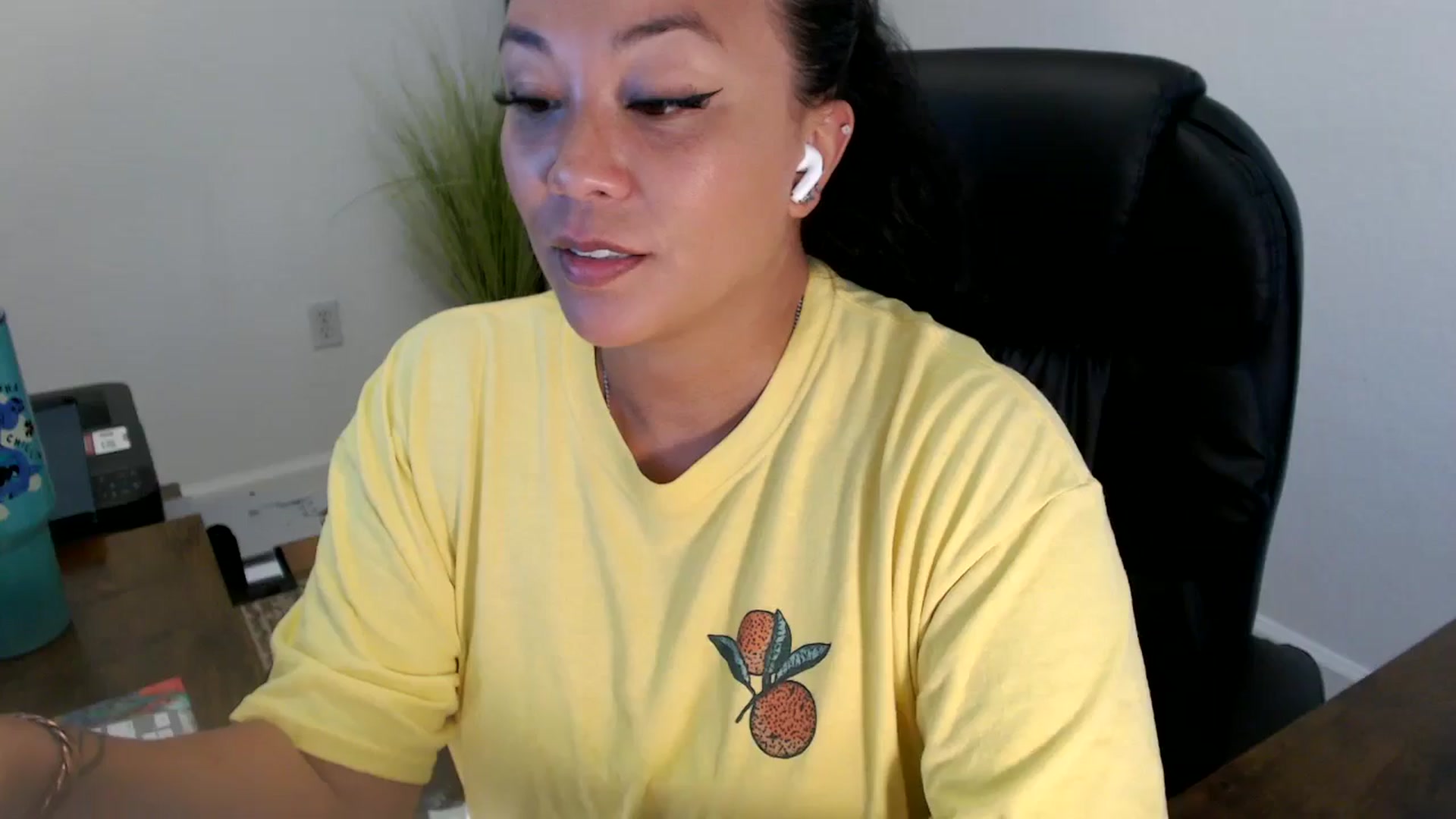 Gallery image thumbnail from MickaylaStar's myfreecams stream on, 06/24/2025, 20:25 image 16 of 20