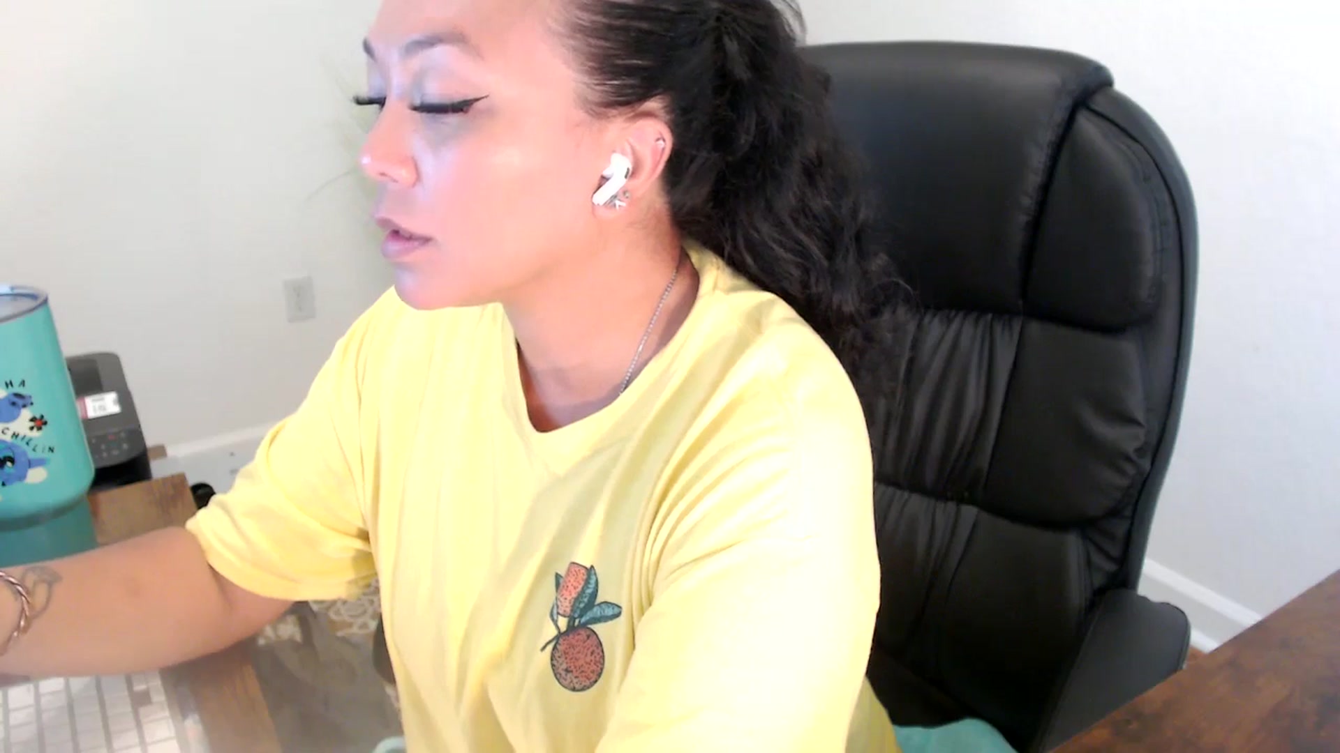 Gallery image thumbnail from MickaylaStar's myfreecams stream on, 06/24/2025, 20:25 image 13 of 20