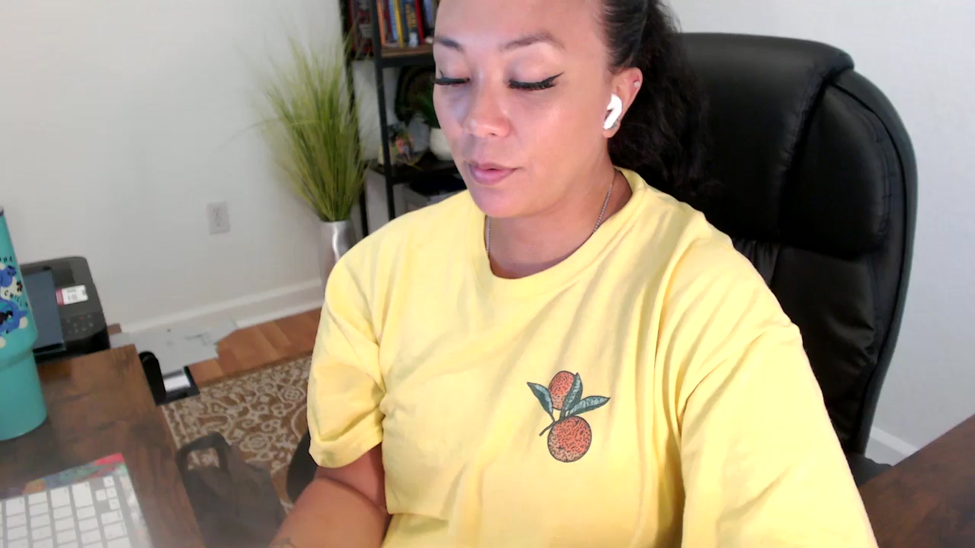 Gallery image thumbnail from MickaylaStar's myfreecams stream on, 06/24/2025, 20:25 image 14 of 20
