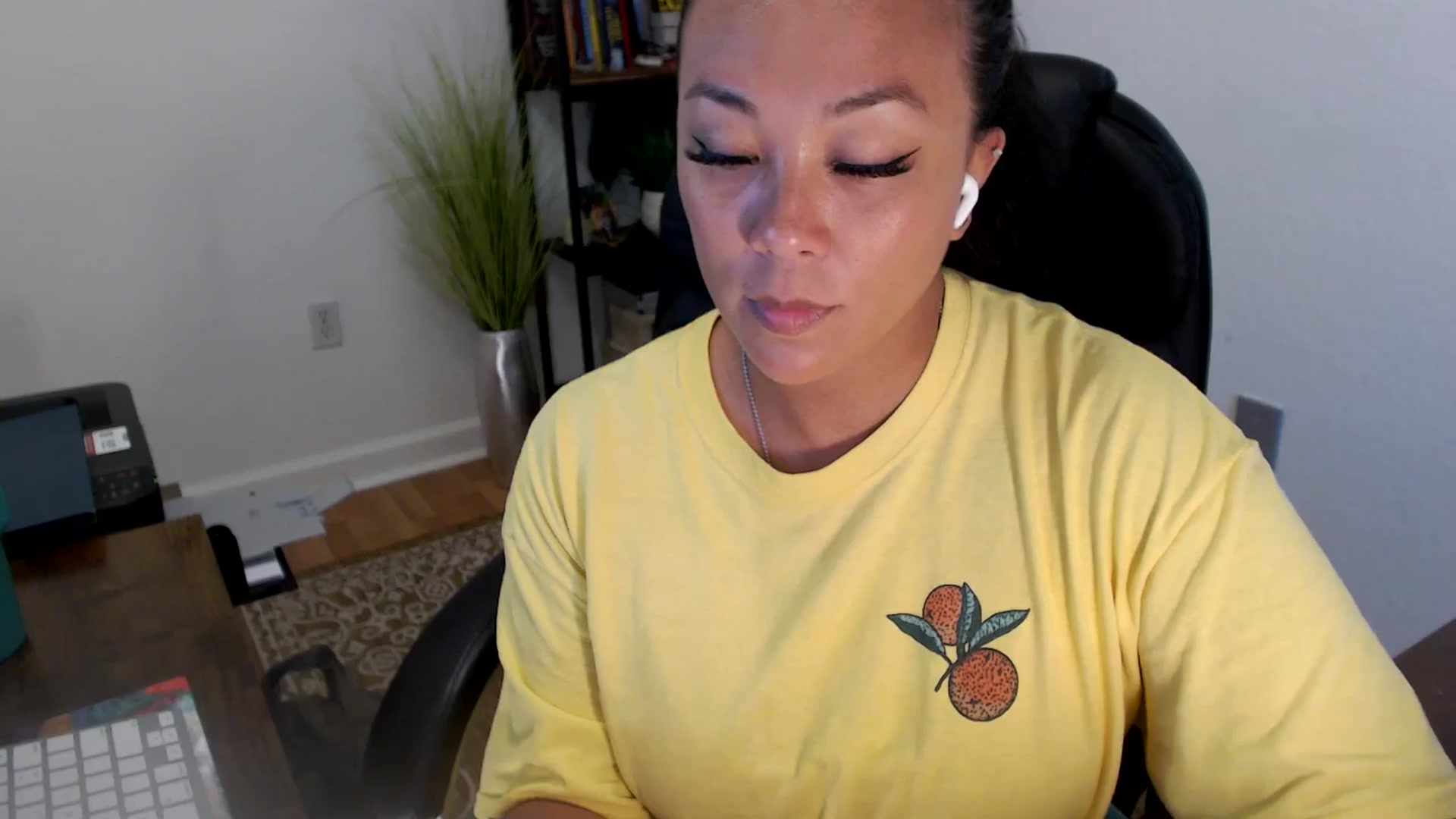 Gallery image thumbnail from MickaylaStar's myfreecams stream on, 06/24/2025, 20:25 image 7 of 20