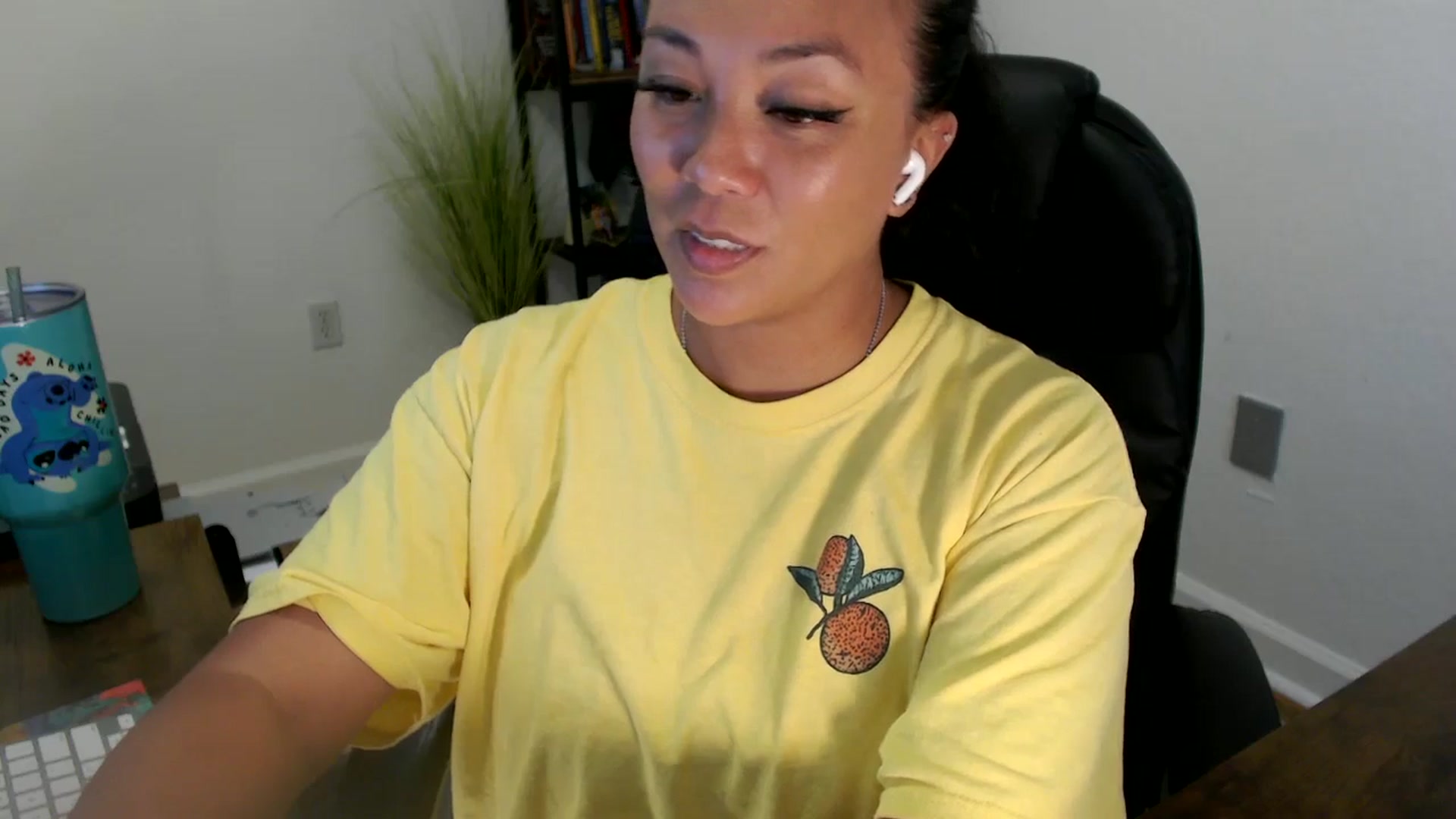 Gallery image thumbnail from MickaylaStar's myfreecams stream on, 06/24/2025, 20:52 image 16 of 20