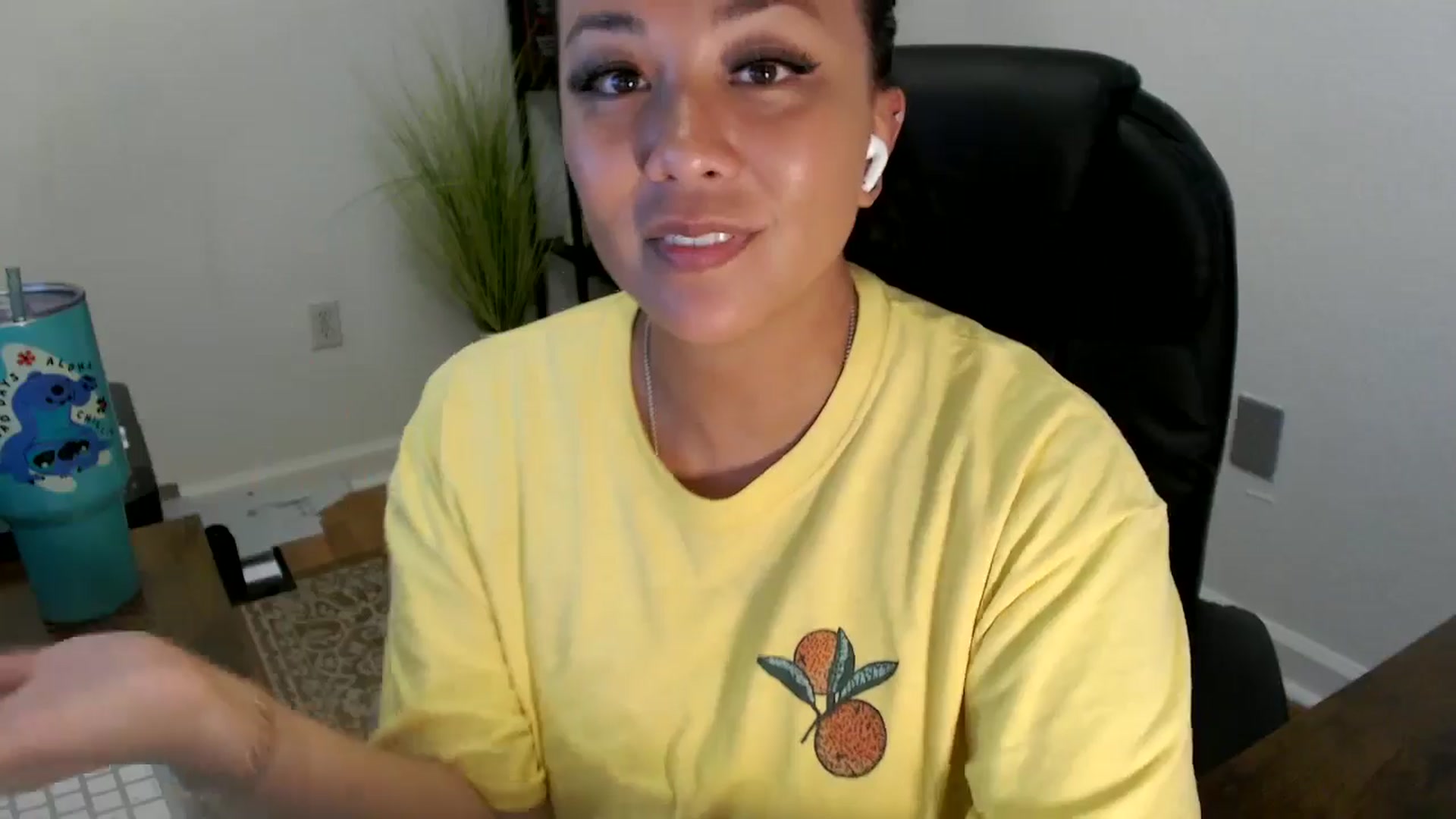 Gallery image thumbnail from MickaylaStar's myfreecams stream on, 06/24/2025, 20:52 image 10 of 20