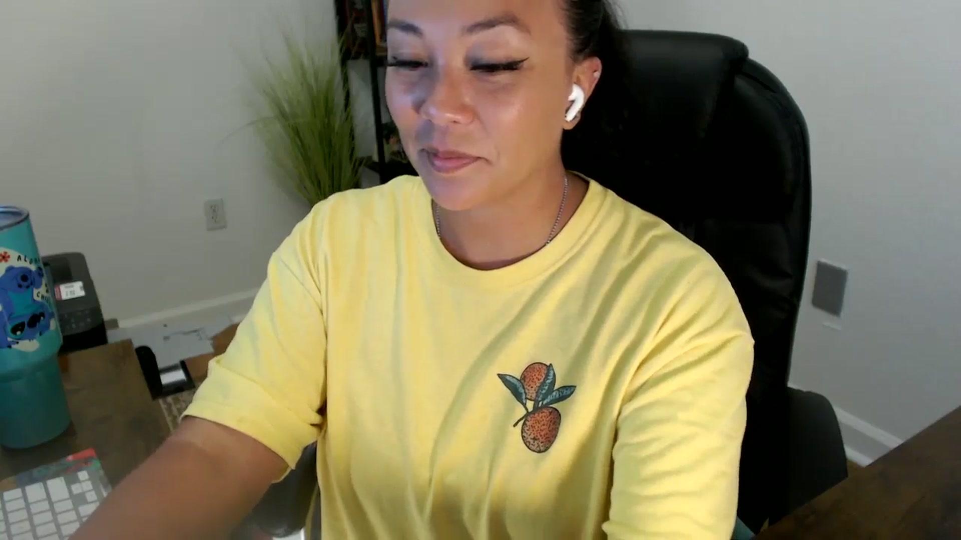 Gallery image thumbnail from MickaylaStar's myfreecams stream on, 06/24/2025, 20:52 image 20 of 20
