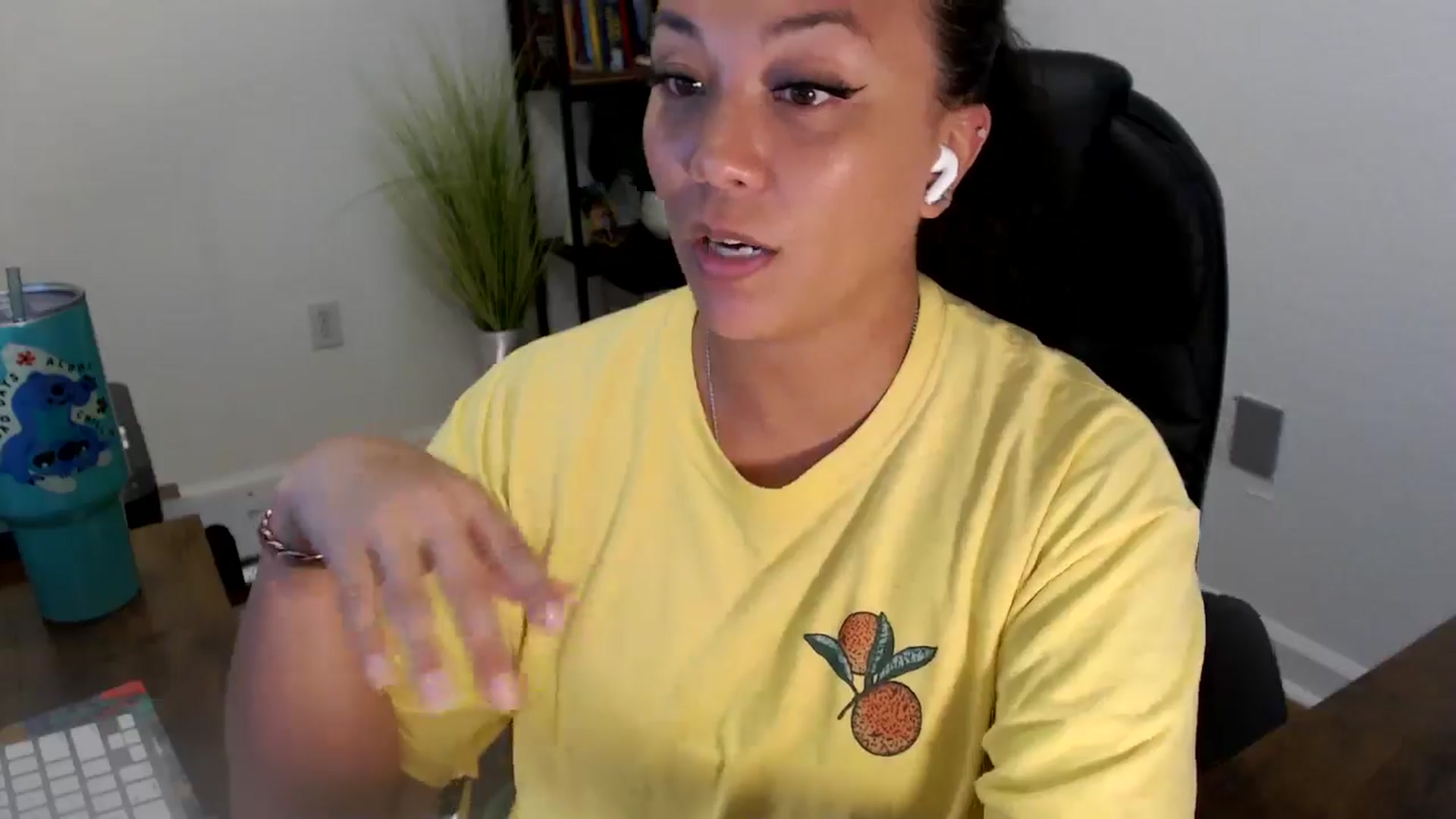 Gallery image thumbnail from MickaylaStar's myfreecams stream on, 06/24/2025, 20:52 image 12 of 20