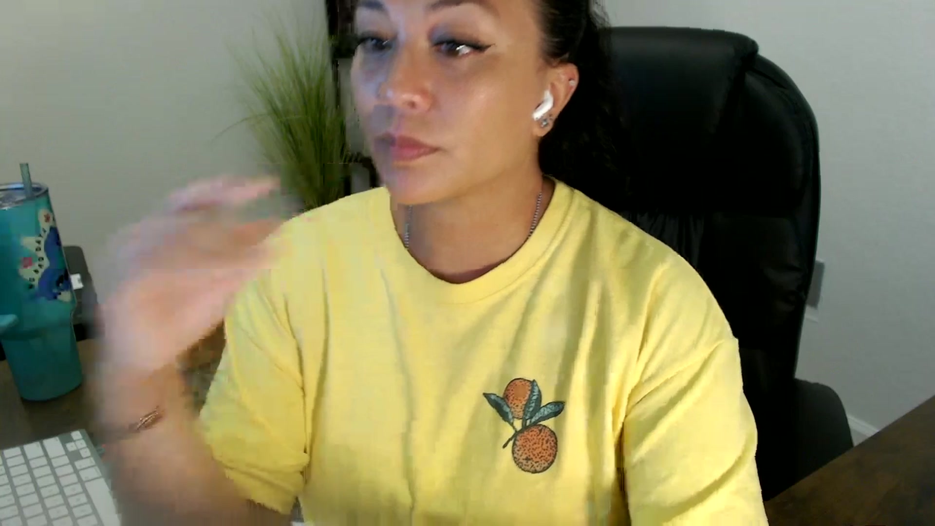 Gallery image thumbnail from MickaylaStar's myfreecams stream on, 06/24/2025, 21:39 image 16 of 20