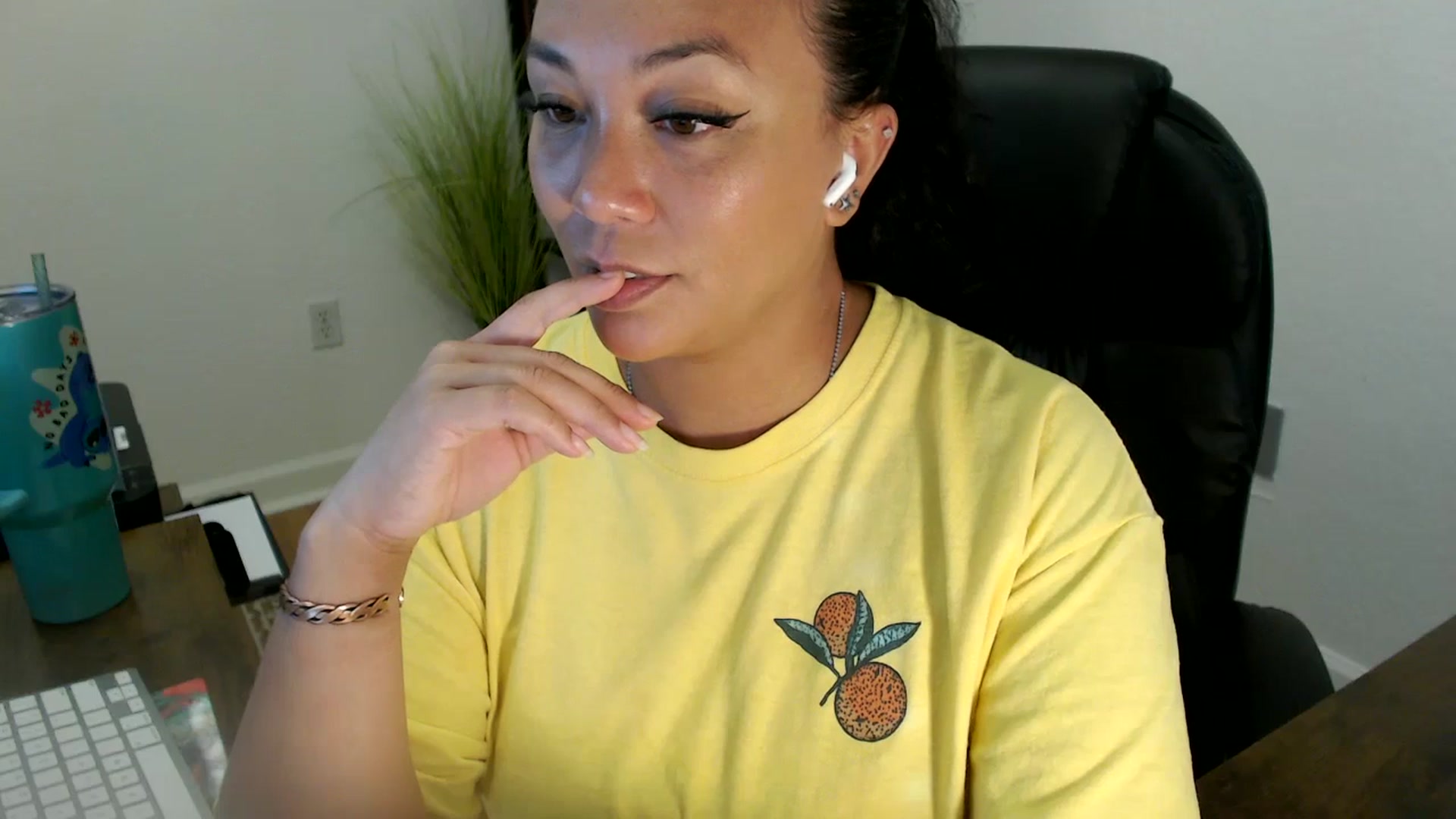 Gallery image thumbnail from MickaylaStar's myfreecams stream on, 06/24/2025, 21:39 image 8 of 20