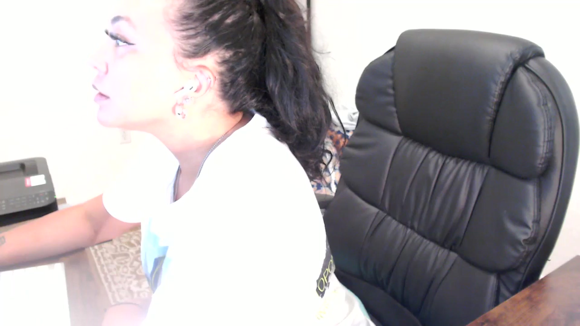 Gallery image thumbnail from MickaylaStar's myfreecams stream on, 06/25/2025, 20:08 image 3 of 20