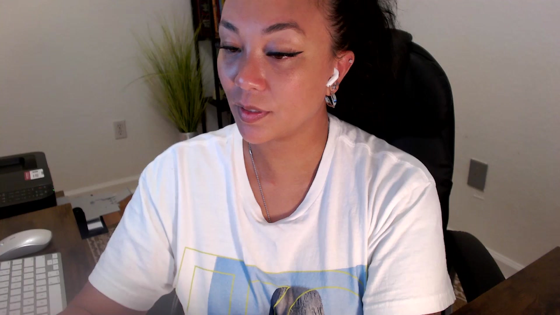 Gallery image thumbnail from MickaylaStar's myfreecams stream on, 06/25/2025, 20:37 image 6 of 20