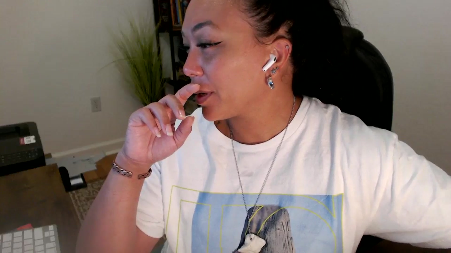 Gallery image thumbnail from MickaylaStar's myfreecams stream on, 06/25/2025, 21:06 image 3 of 20