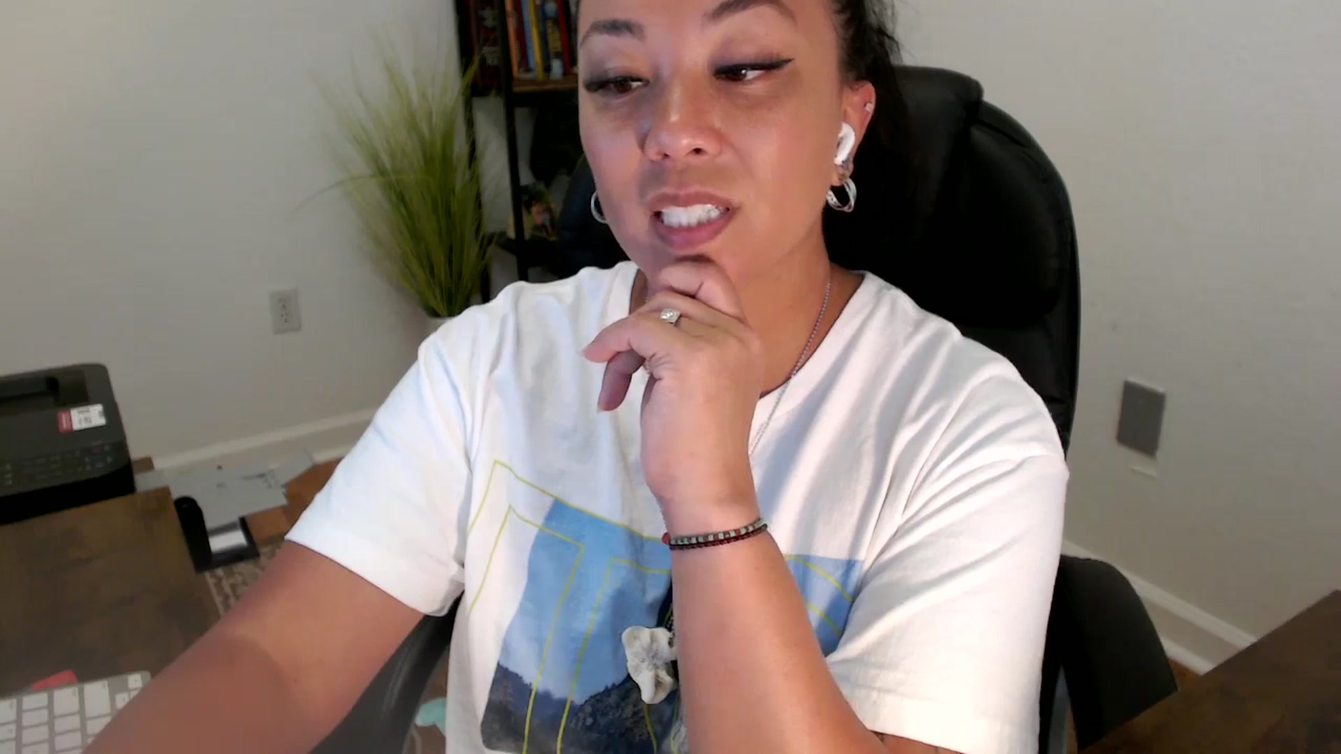 Gallery image thumbnail from MickaylaStar's myfreecams stream on, 06/25/2025, 21:06 image 13 of 20