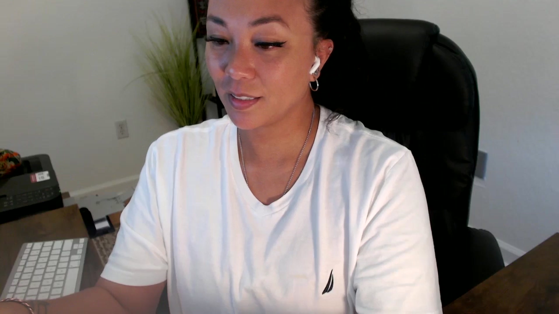 Gallery image thumbnail from MickaylaStar's myfreecams stream on, 06/26/2025, 20:29 image 2 of 20