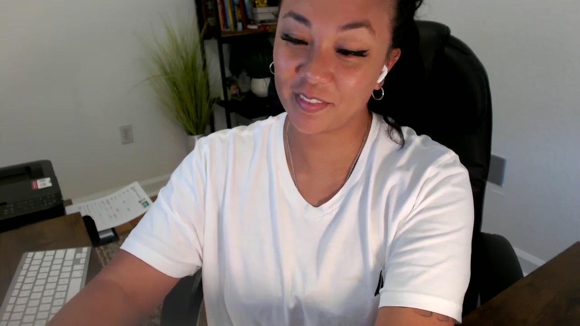 Gallery image thumbnail from MickaylaStar's myfreecams stream on, 06/26/2025, 20:29 image 7 of 20