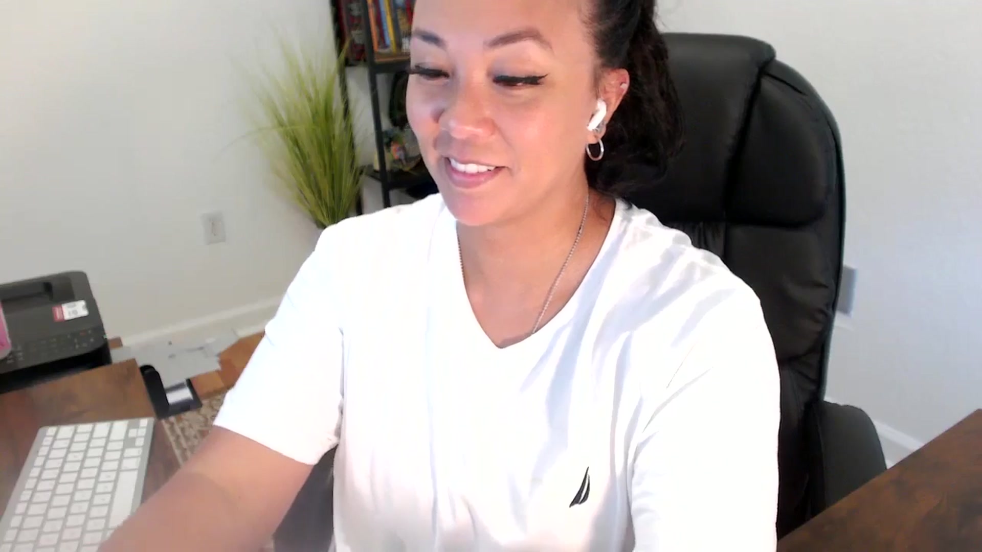 Gallery image thumbnail from MickaylaStar's myfreecams stream on, 06/26/2025, 20:29 image 8 of 20