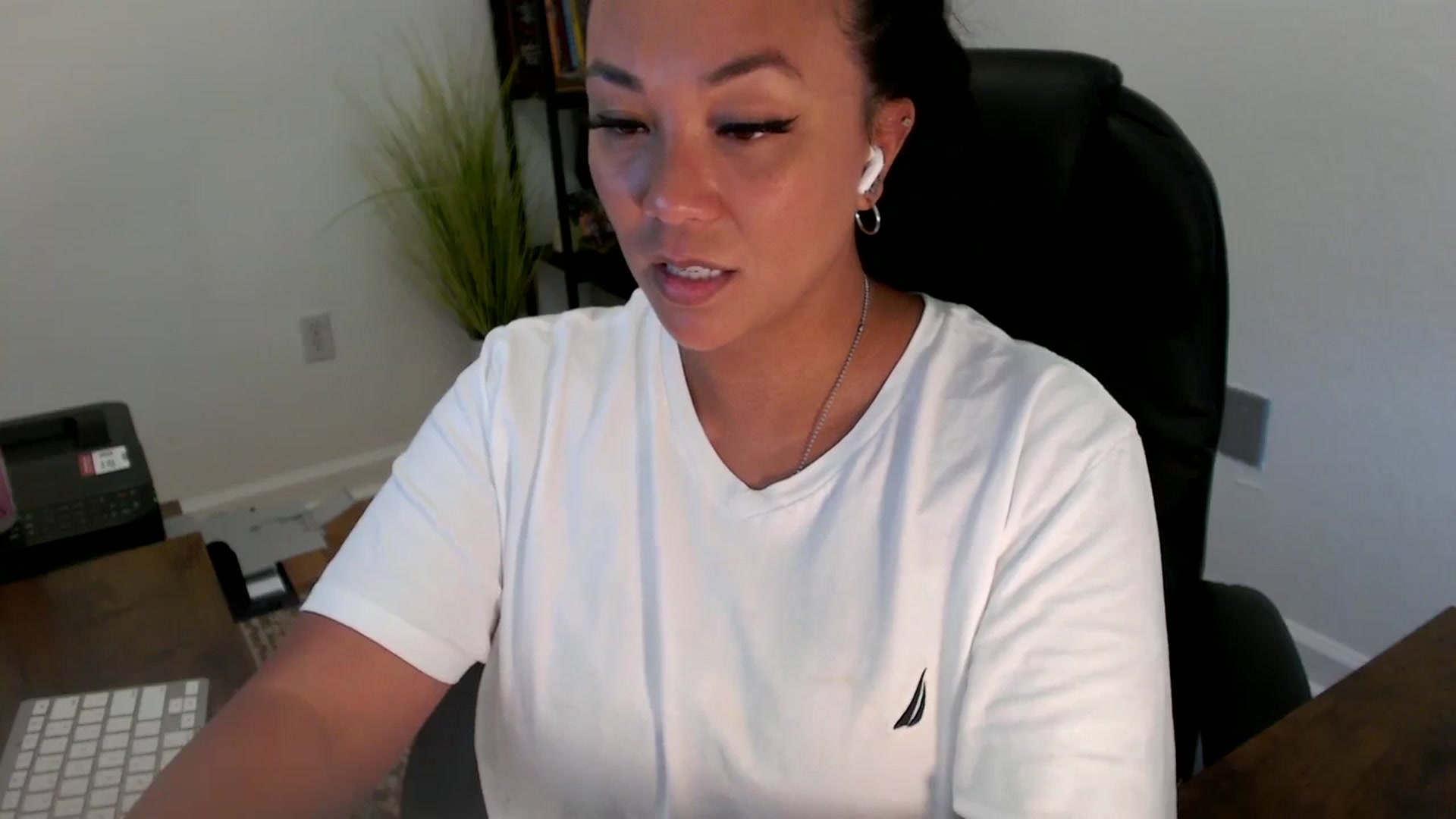Gallery image thumbnail from MickaylaStar's myfreecams stream on, 06/26/2025, 20:29 image 17 of 20