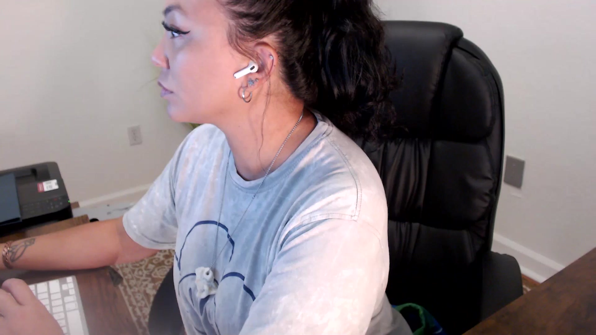 Gallery image thumbnail from MickaylaStar's myfreecams stream on, 06/27/2025, 15:12 image 3 of 20
