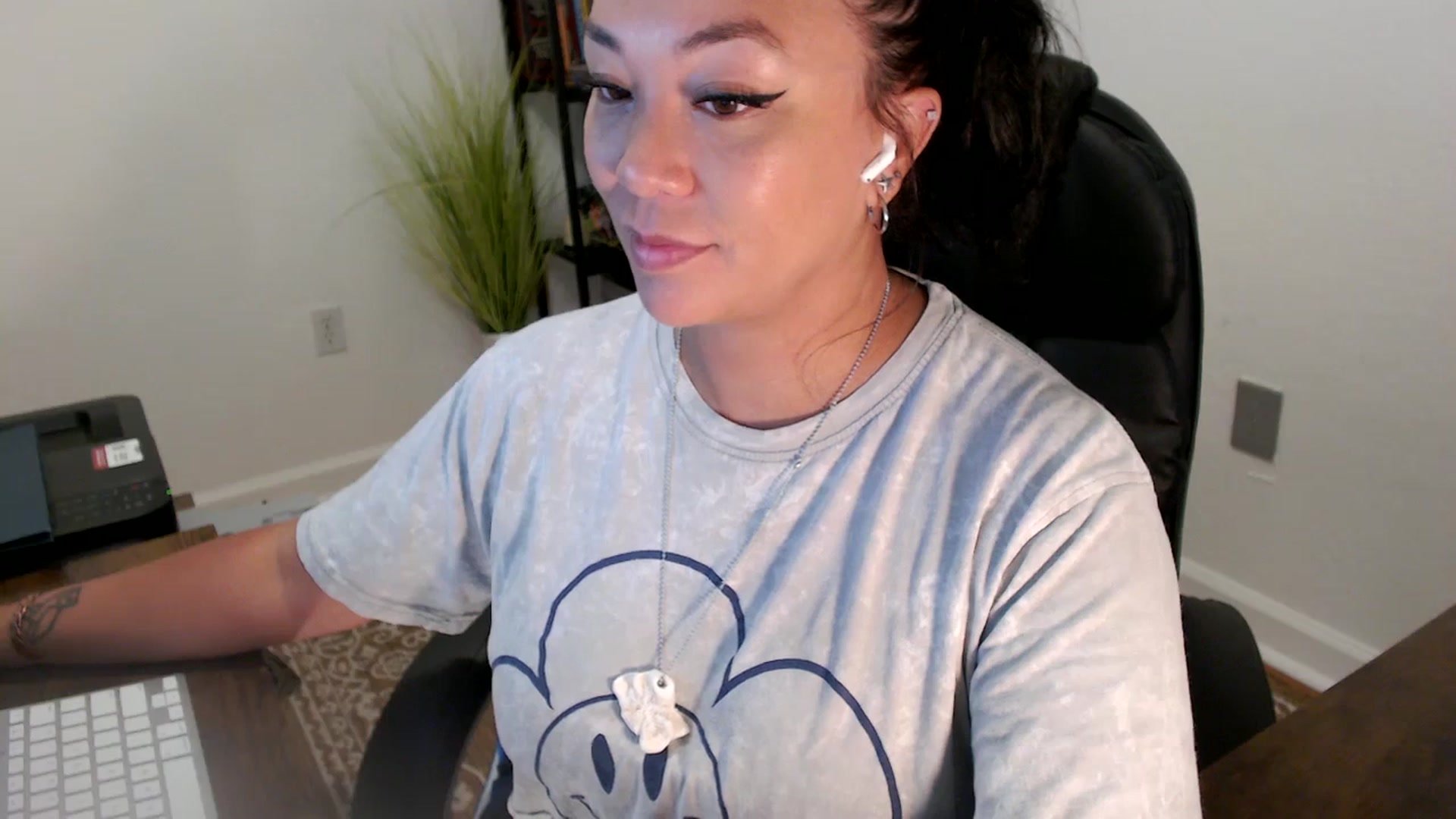 Gallery image thumbnail from MickaylaStar's myfreecams stream on, 06/27/2025, 15:12 image 2 of 20