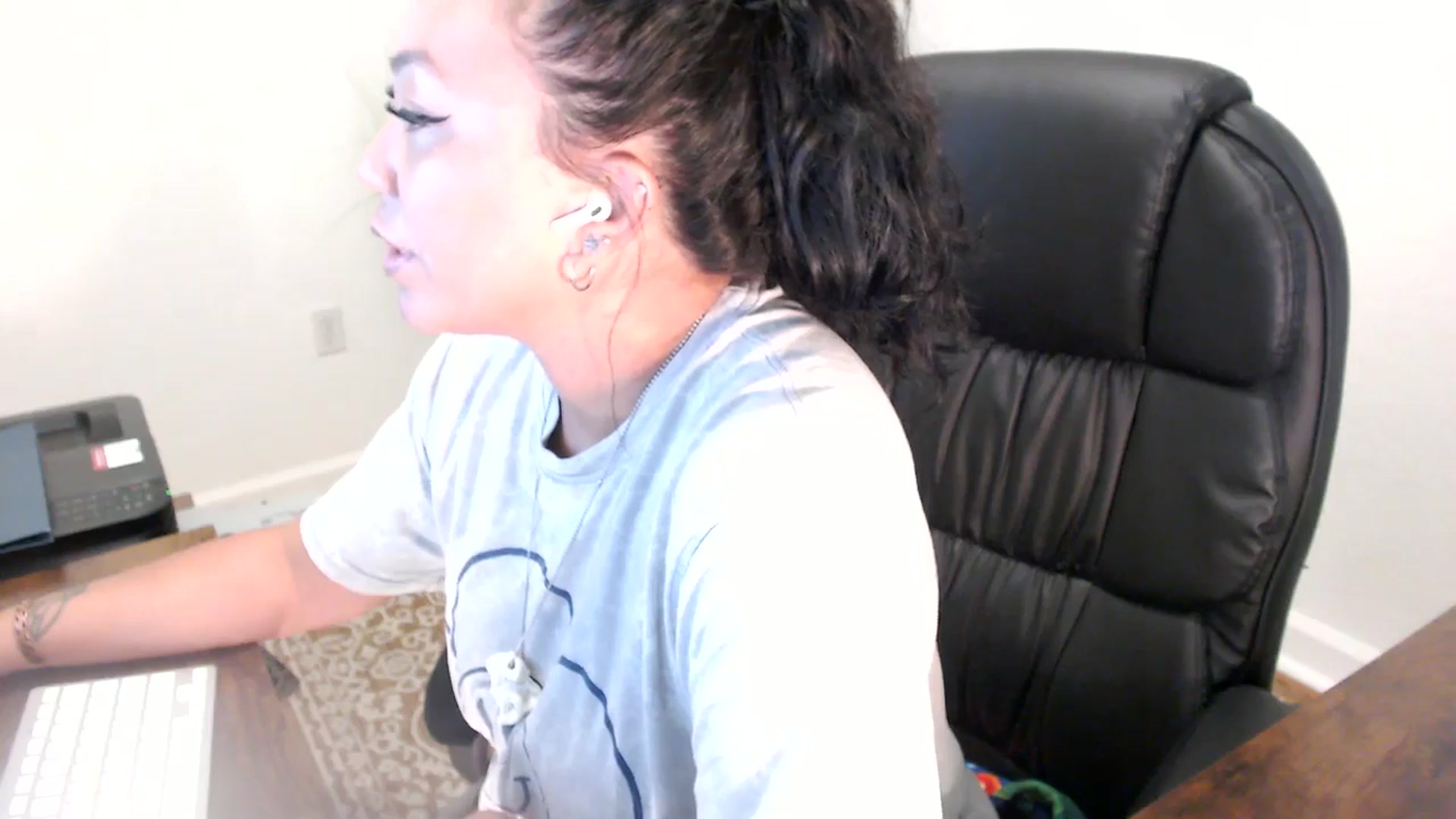 Gallery image thumbnail from MickaylaStar's myfreecams stream on, 06/27/2025, 15:12 image 20 of 20
