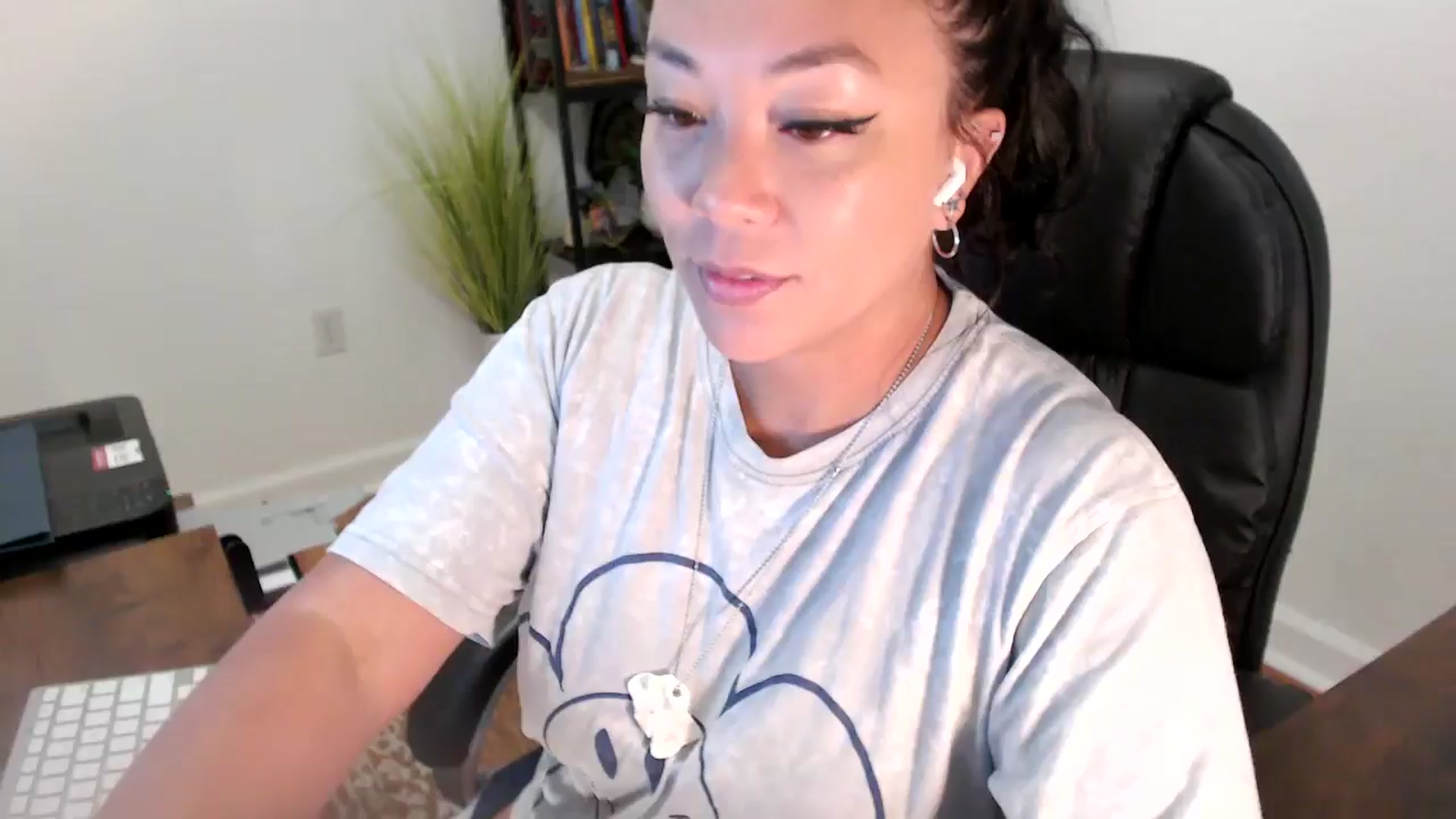 Gallery image thumbnail from MickaylaStar's myfreecams stream on, 06/27/2025, 15:12 image 17 of 20
