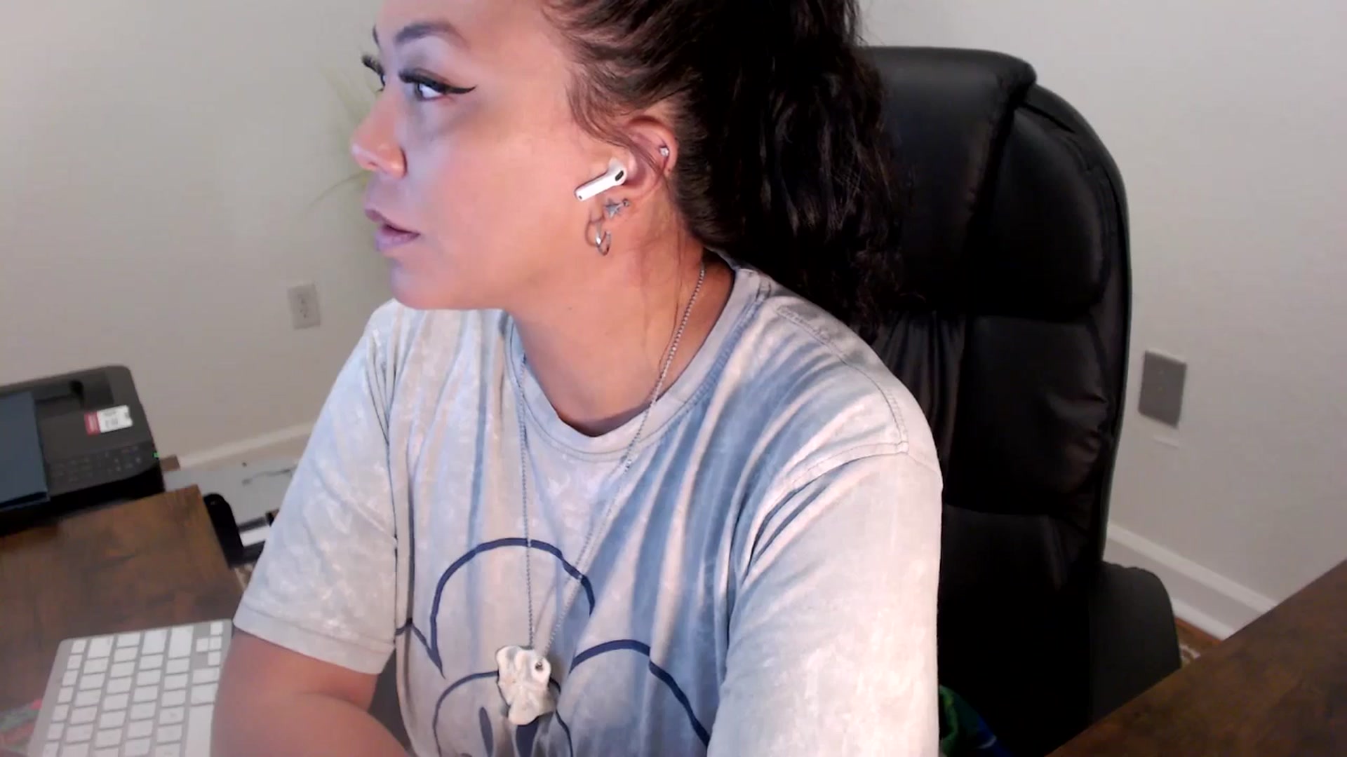 Gallery image thumbnail from MickaylaStar's myfreecams stream on, 06/27/2025, 15:12 image 5 of 20