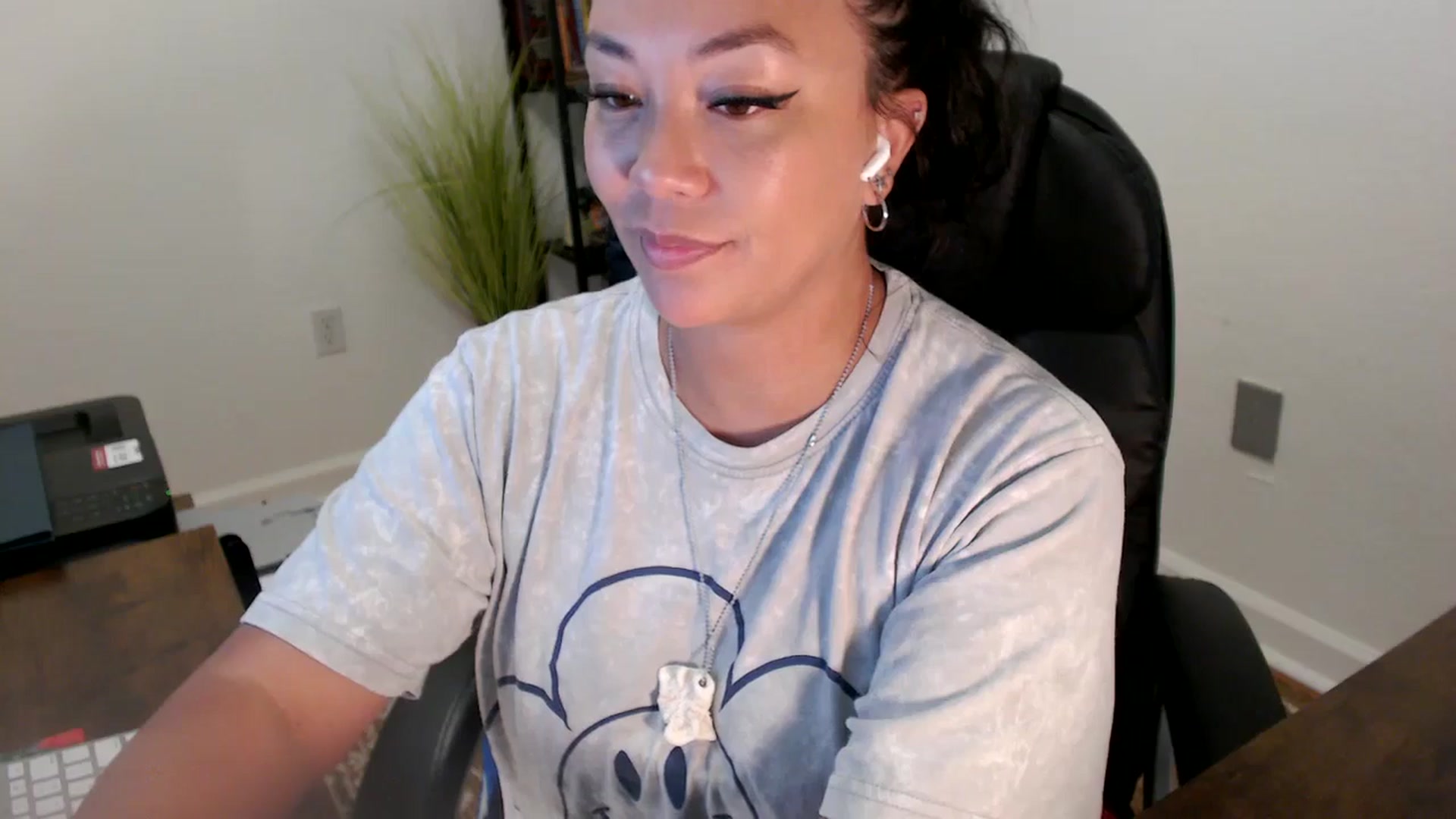 Gallery image thumbnail from MickaylaStar's myfreecams stream on, 06/27/2025, 15:35 image 9 of 20