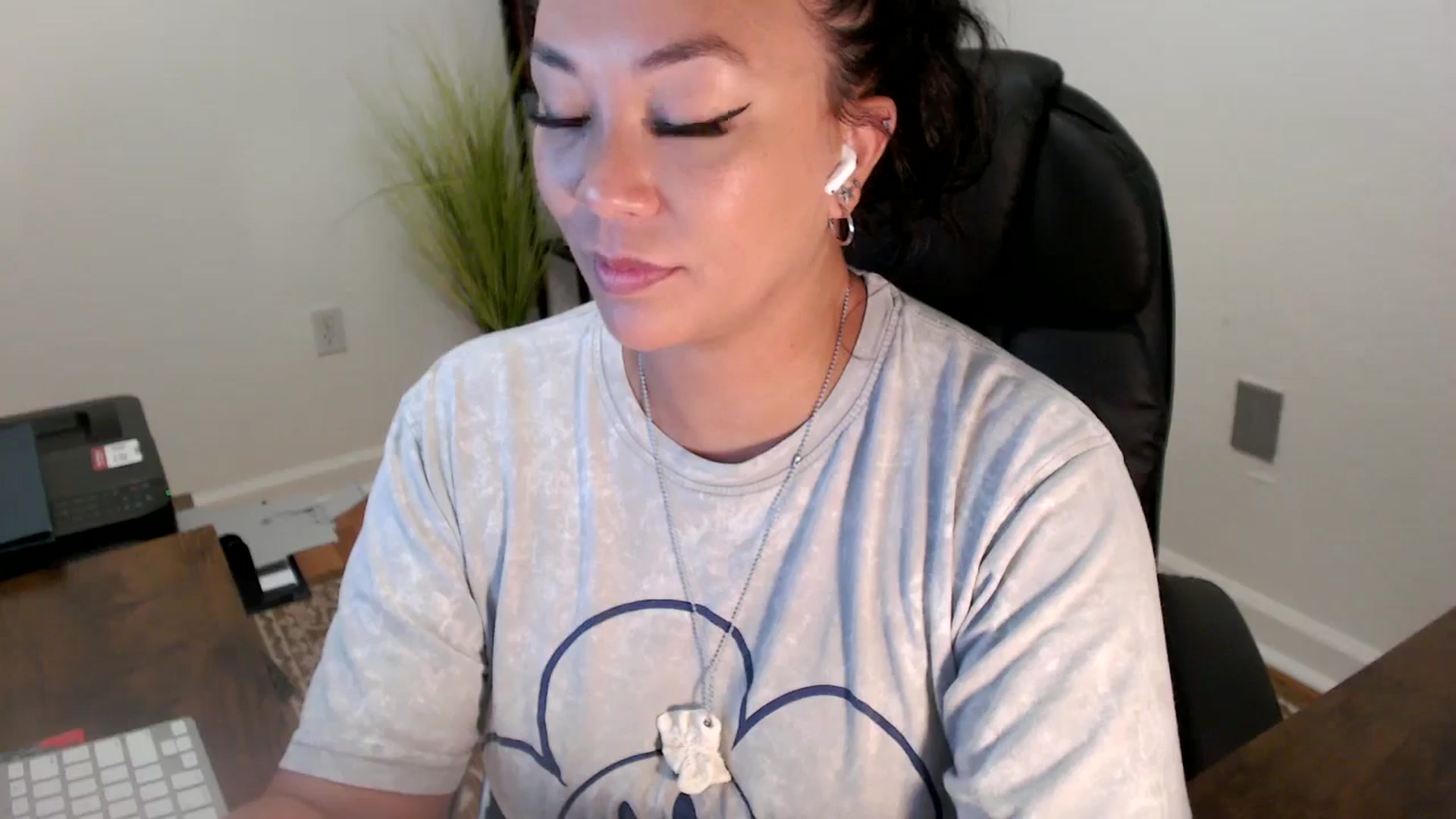 Gallery image thumbnail from MickaylaStar's myfreecams stream on, 06/27/2025, 15:35 image 11 of 20