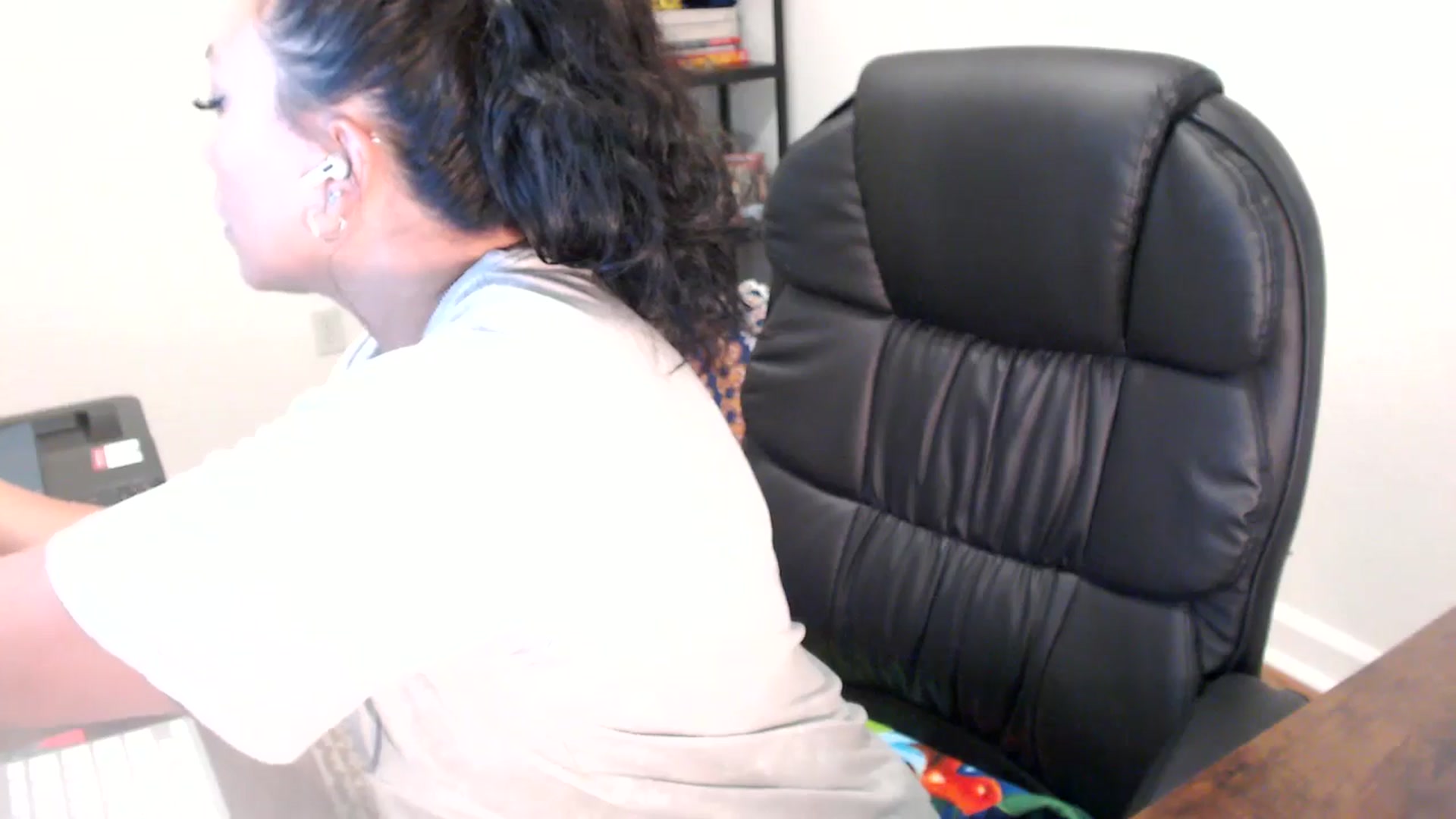 Gallery image thumbnail from MickaylaStar's myfreecams stream on, 06/27/2025, 15:35 image 20 of 20