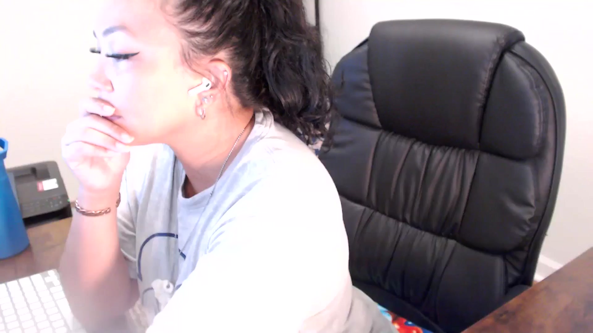 Gallery image thumbnail from MickaylaStar's myfreecams stream on, 06/27/2025, 16:21 image 10 of 20
