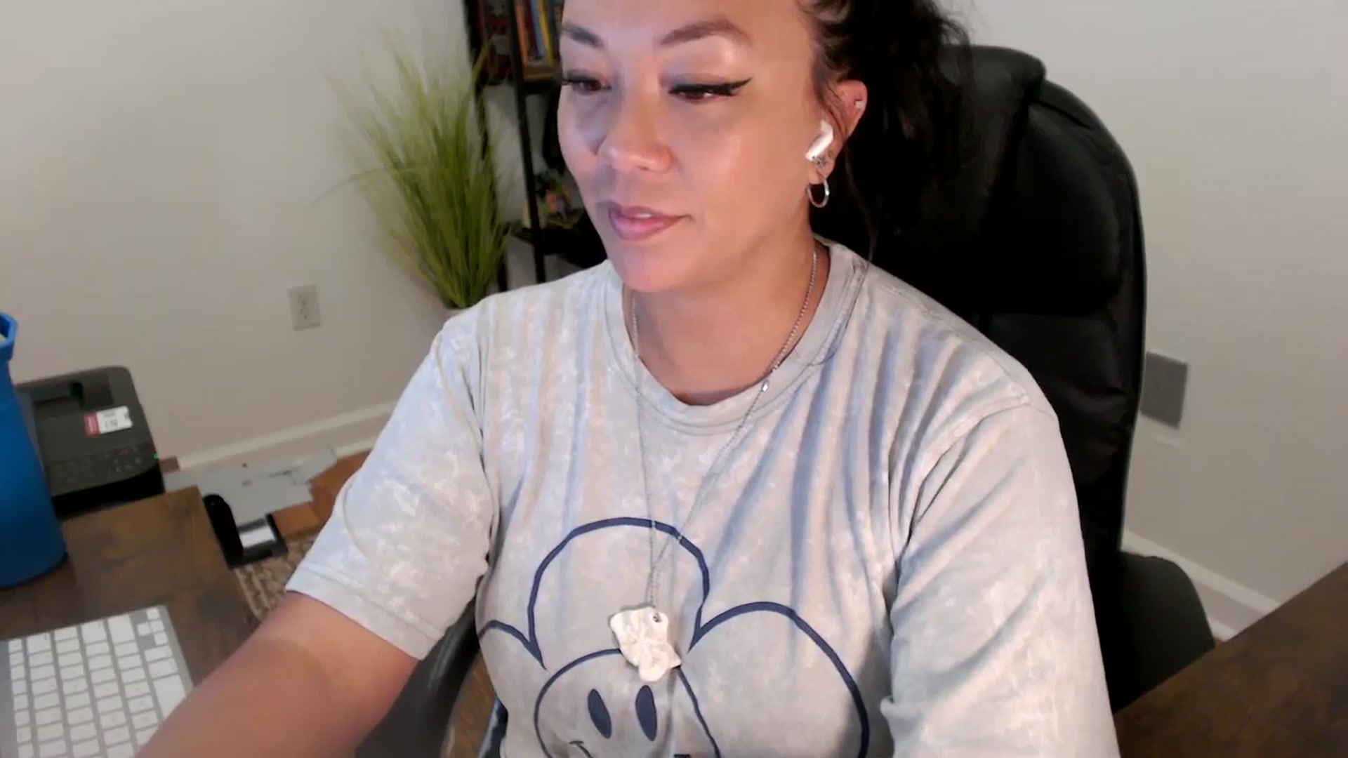 Gallery image thumbnail from MickaylaStar's myfreecams stream on, 06/27/2025, 16:21 image 19 of 20