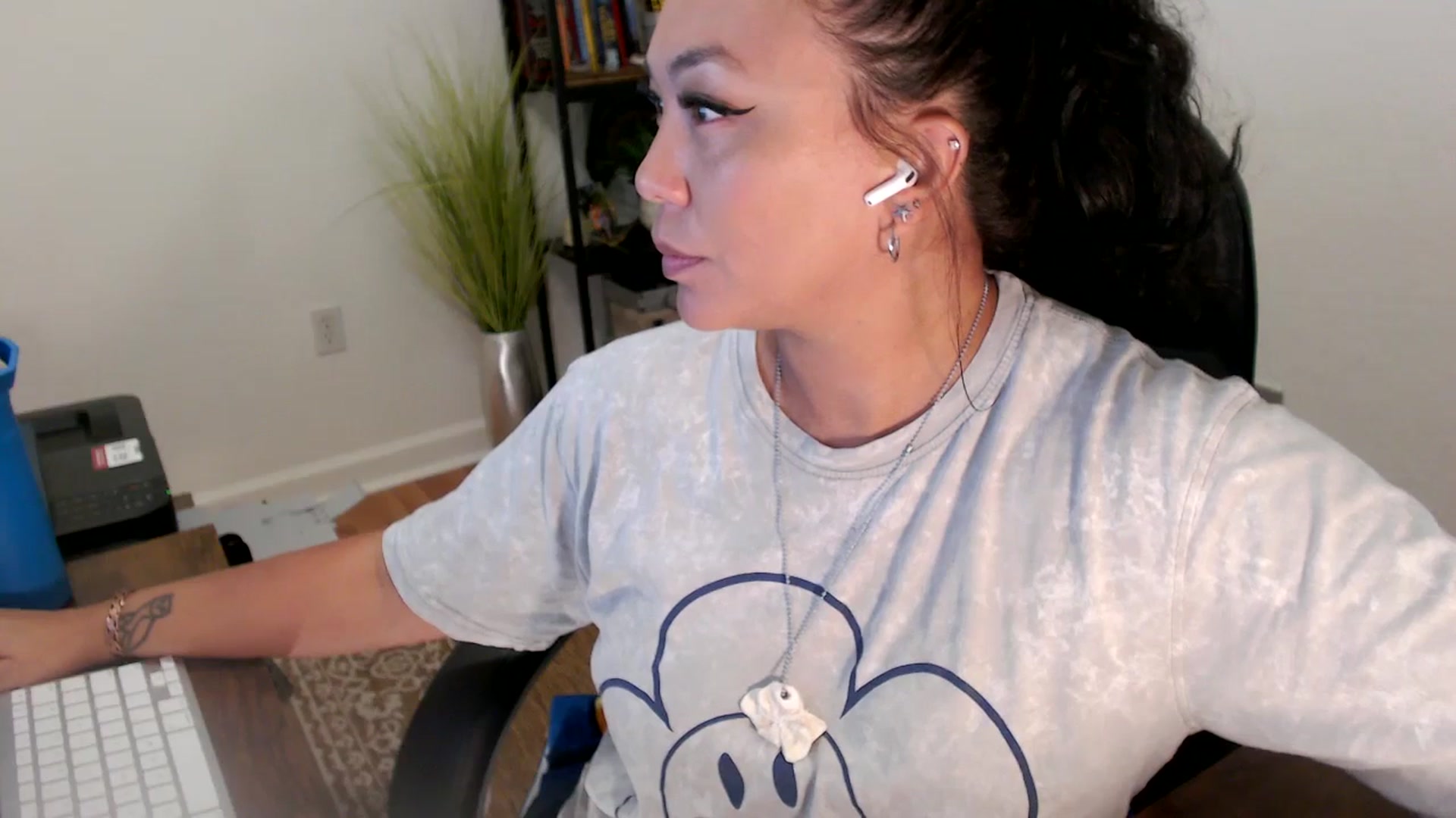 Gallery image thumbnail from MickaylaStar's myfreecams stream on, 06/27/2025, 16:21 image 20 of 20
