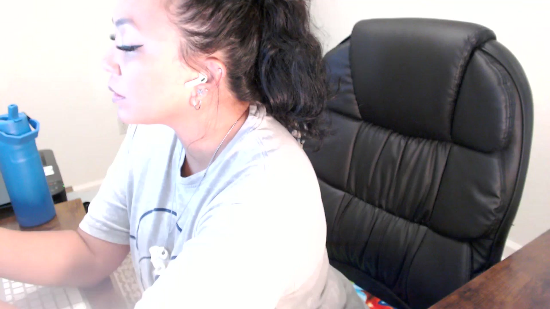 Gallery image thumbnail from MickaylaStar's myfreecams stream on, 06/27/2025, 16:21 image 9 of 20