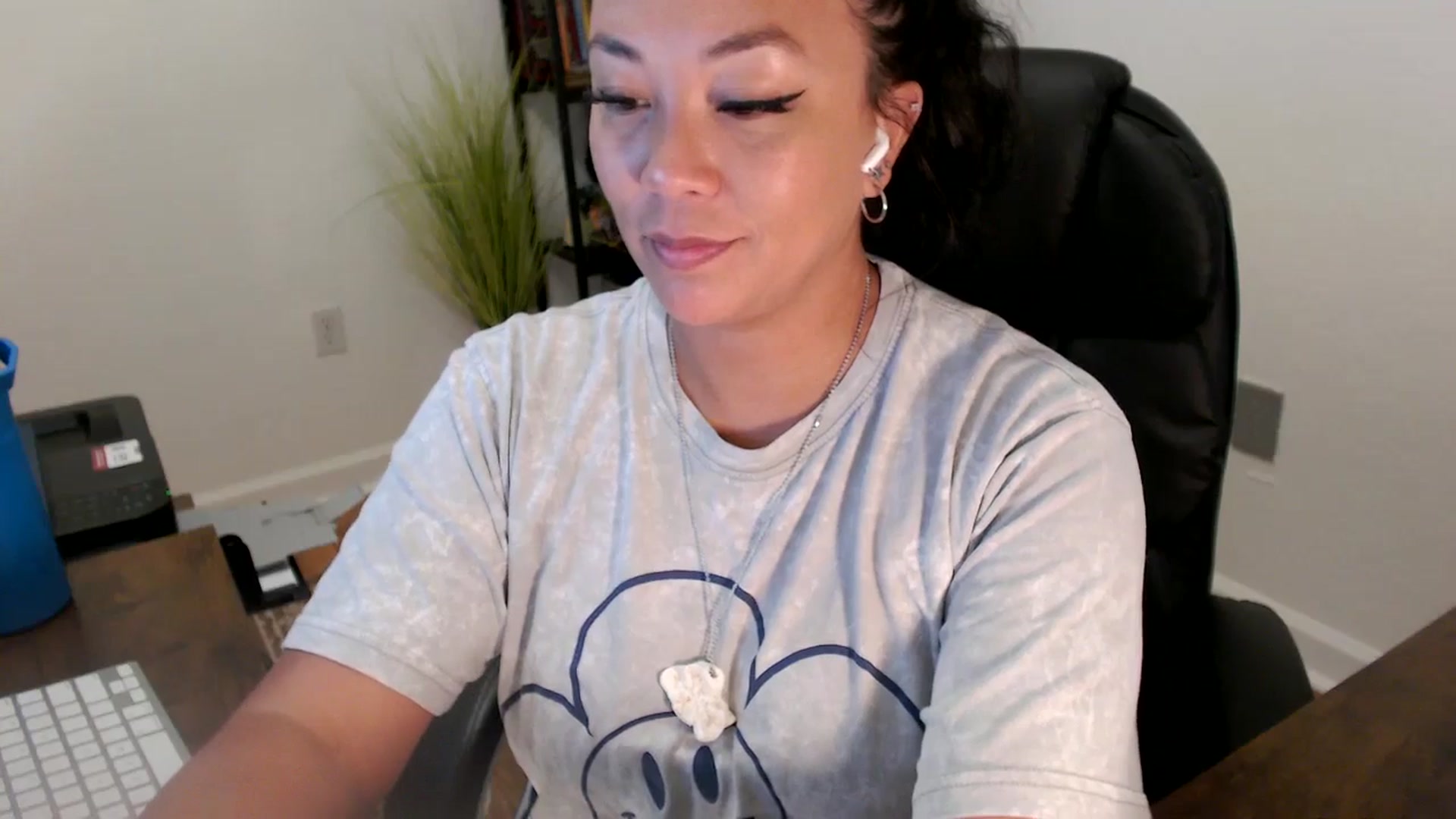 Gallery image thumbnail from MickaylaStar's myfreecams stream on, 06/27/2025, 16:21 image 12 of 20