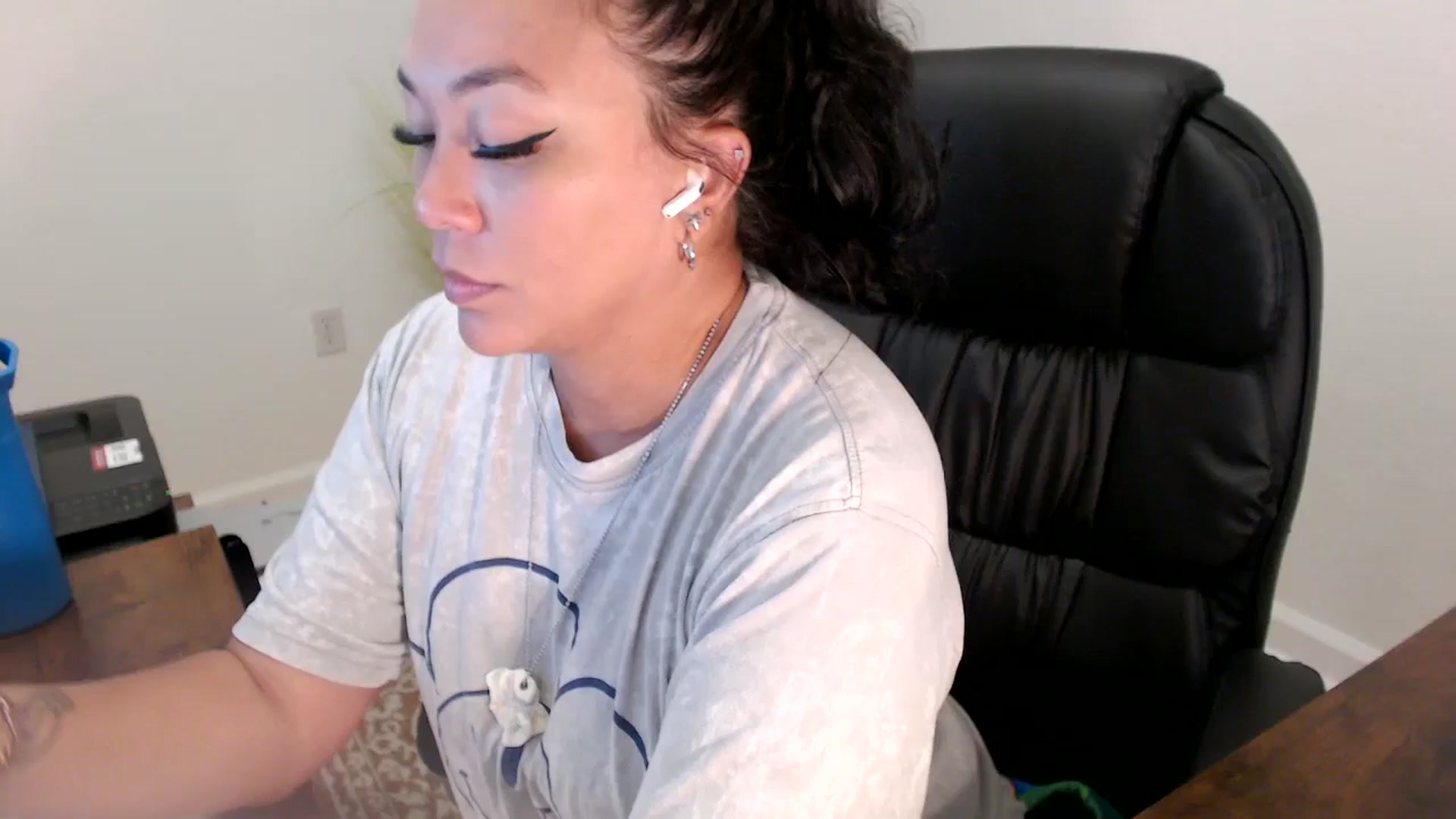Gallery image thumbnail from MickaylaStar's myfreecams stream on, 06/27/2025, 16:41 image 1 of 20