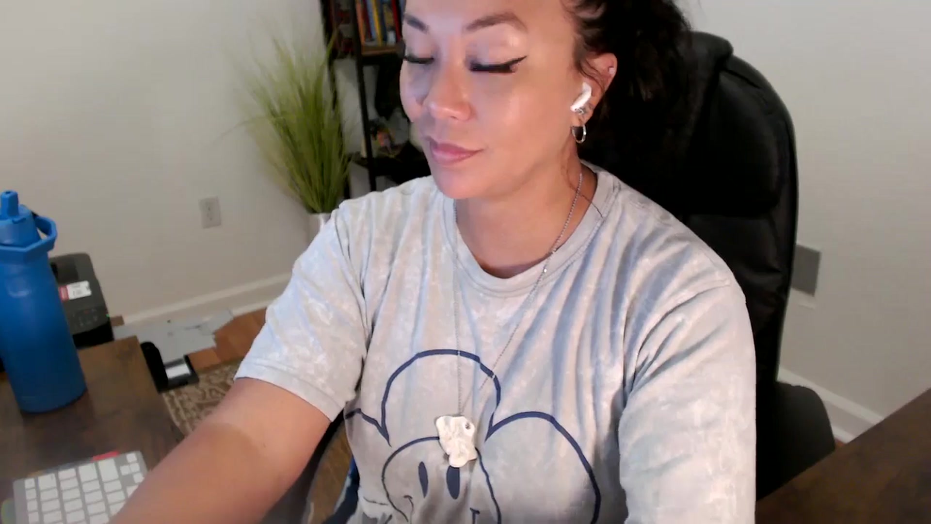 Gallery image thumbnail from MickaylaStar's myfreecams stream on, 06/27/2025, 16:41 image 9 of 20