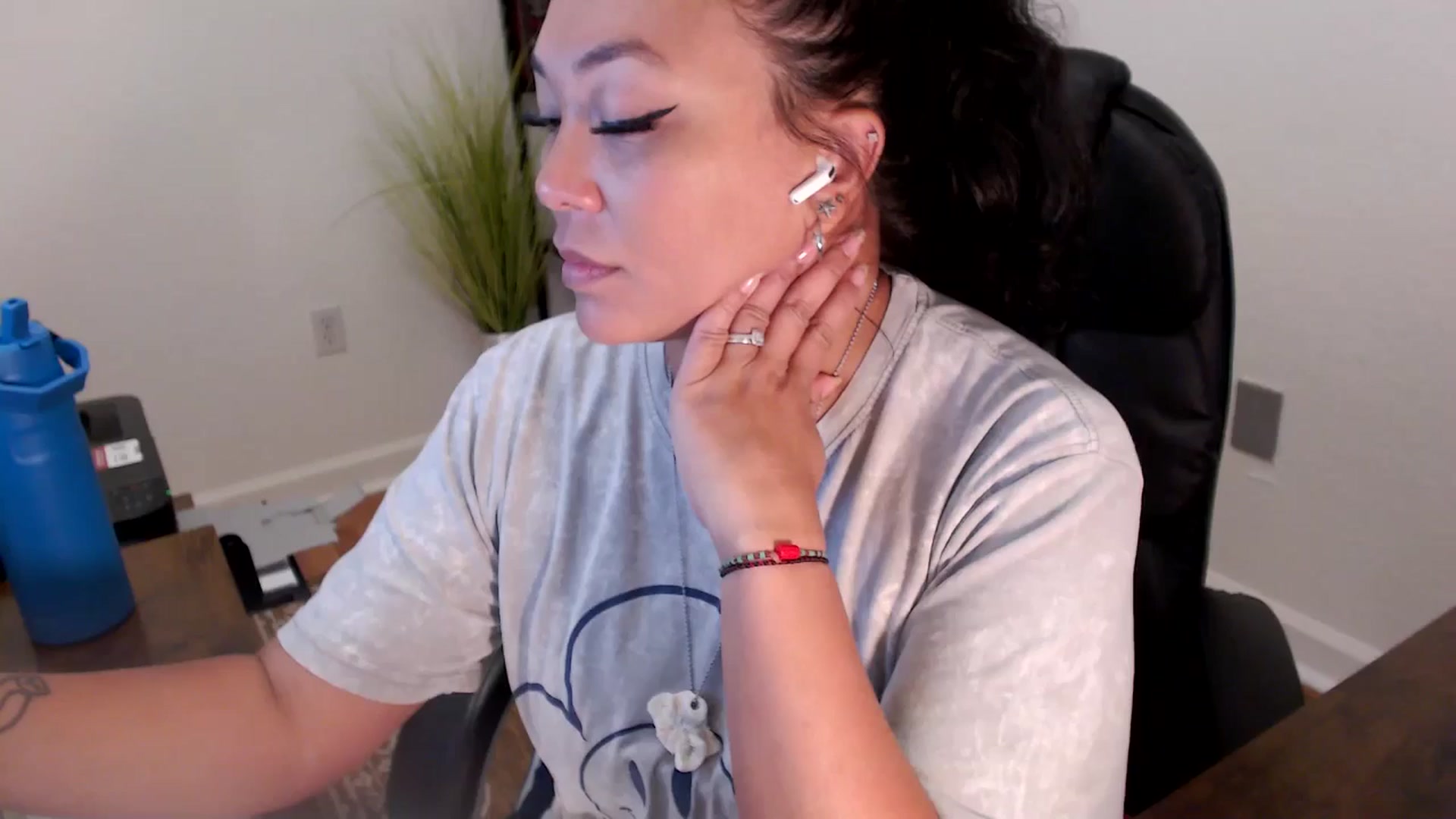 Gallery image thumbnail from MickaylaStar's myfreecams stream on, 06/27/2025, 16:41 image 8 of 20