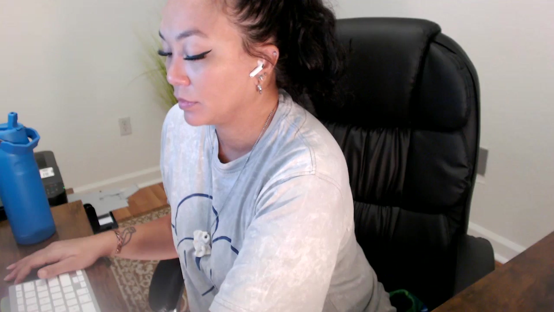 Gallery image thumbnail from MickaylaStar's myfreecams stream on, 06/27/2025, 16:41 image 4 of 20