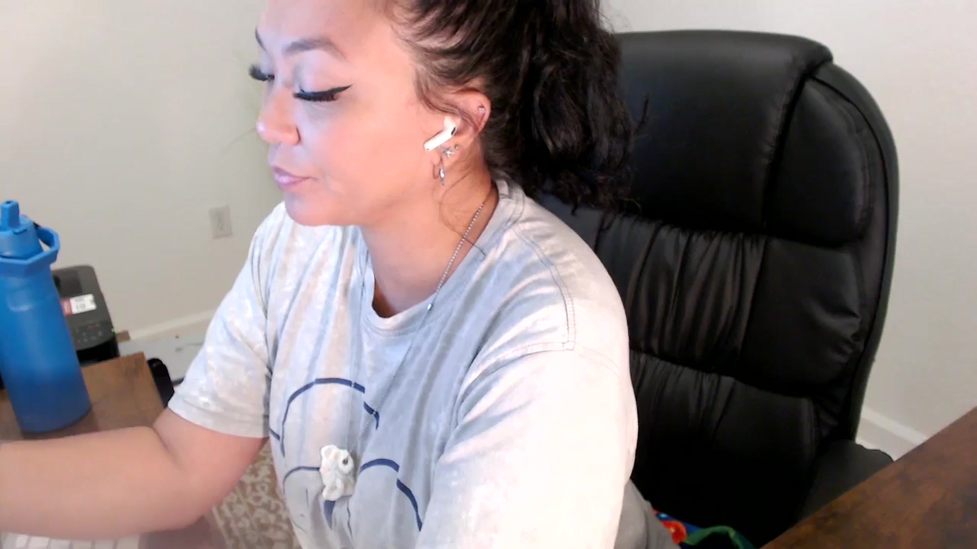 Gallery image thumbnail from MickaylaStar's myfreecams stream on, 06/27/2025, 16:41 image 10 of 20