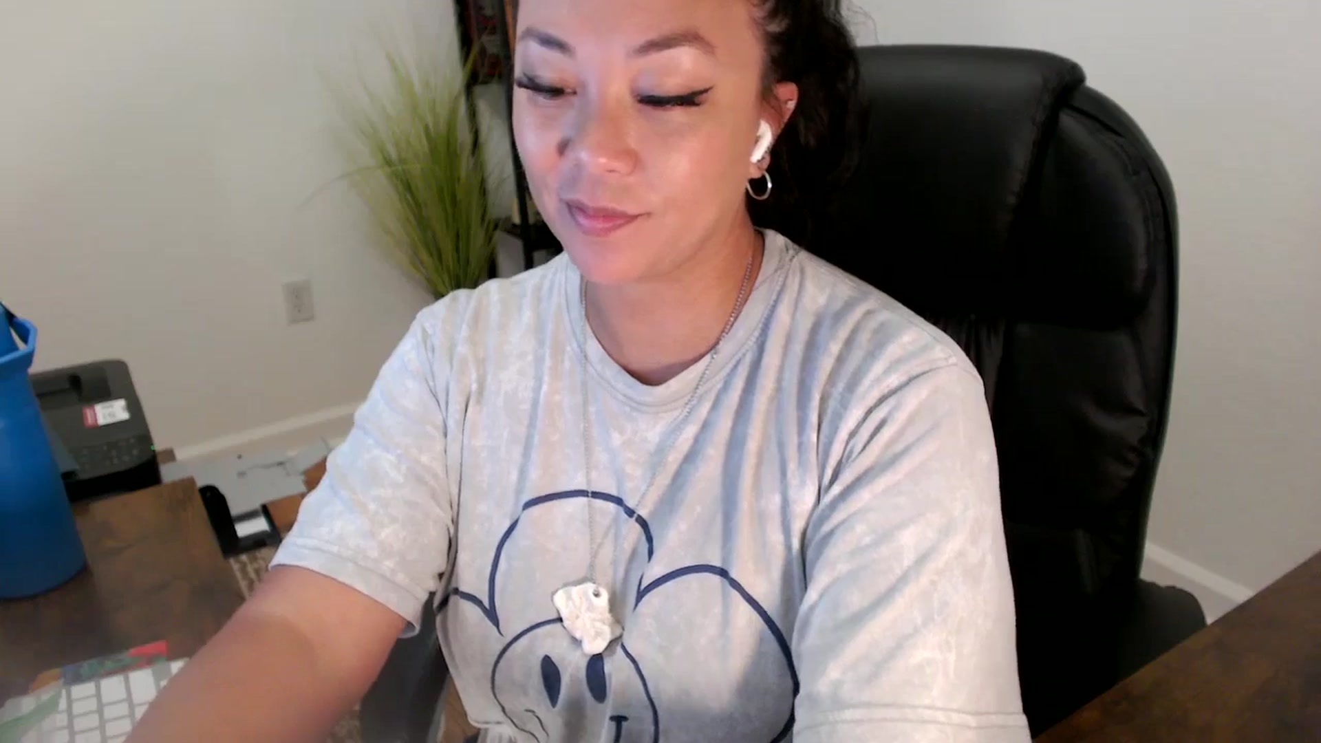 Gallery image thumbnail from MickaylaStar's myfreecams stream on, 06/27/2025, 17:16 image 17 of 20