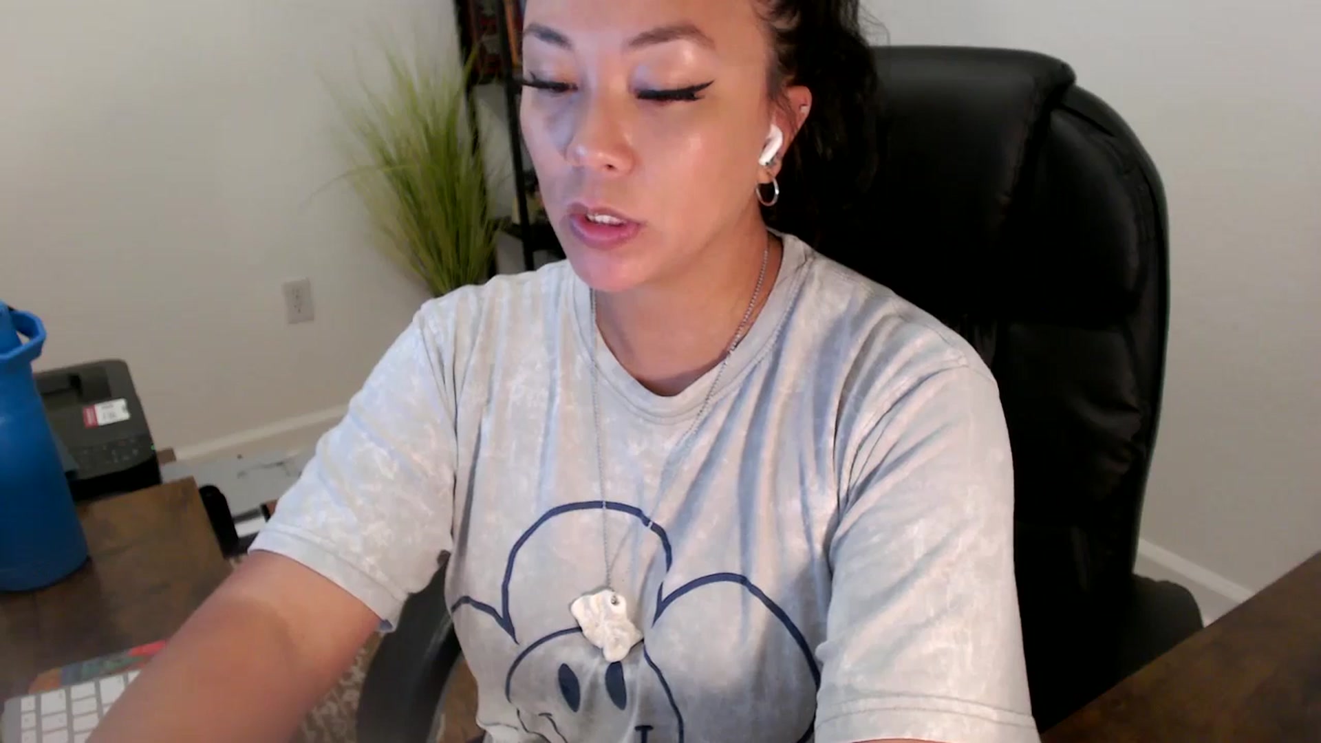 Gallery image thumbnail from MickaylaStar's myfreecams stream on, 06/27/2025, 17:16 image 8 of 20