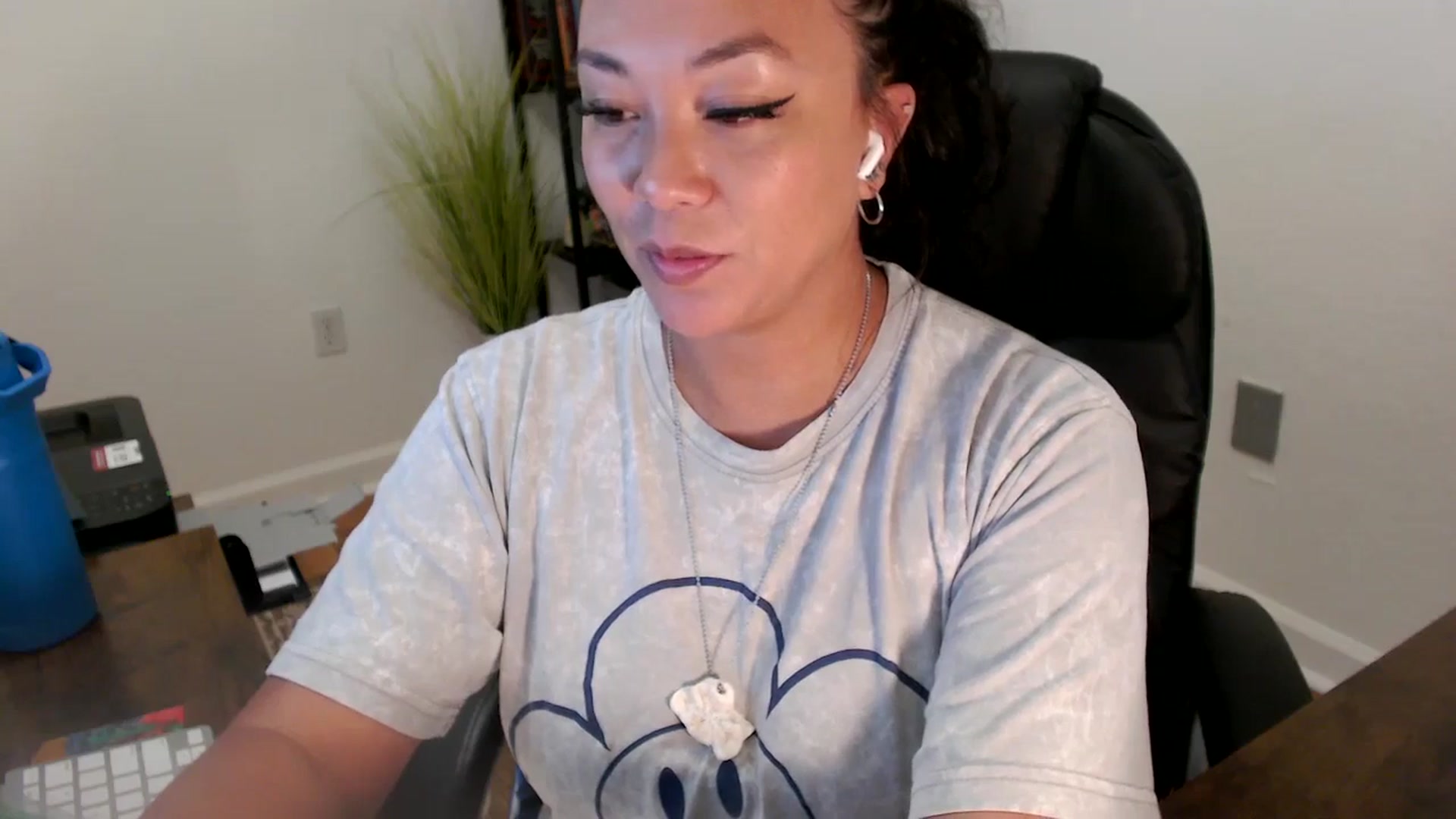 Gallery image thumbnail from MickaylaStar's myfreecams stream on, 06/27/2025, 17:16 image 6 of 20