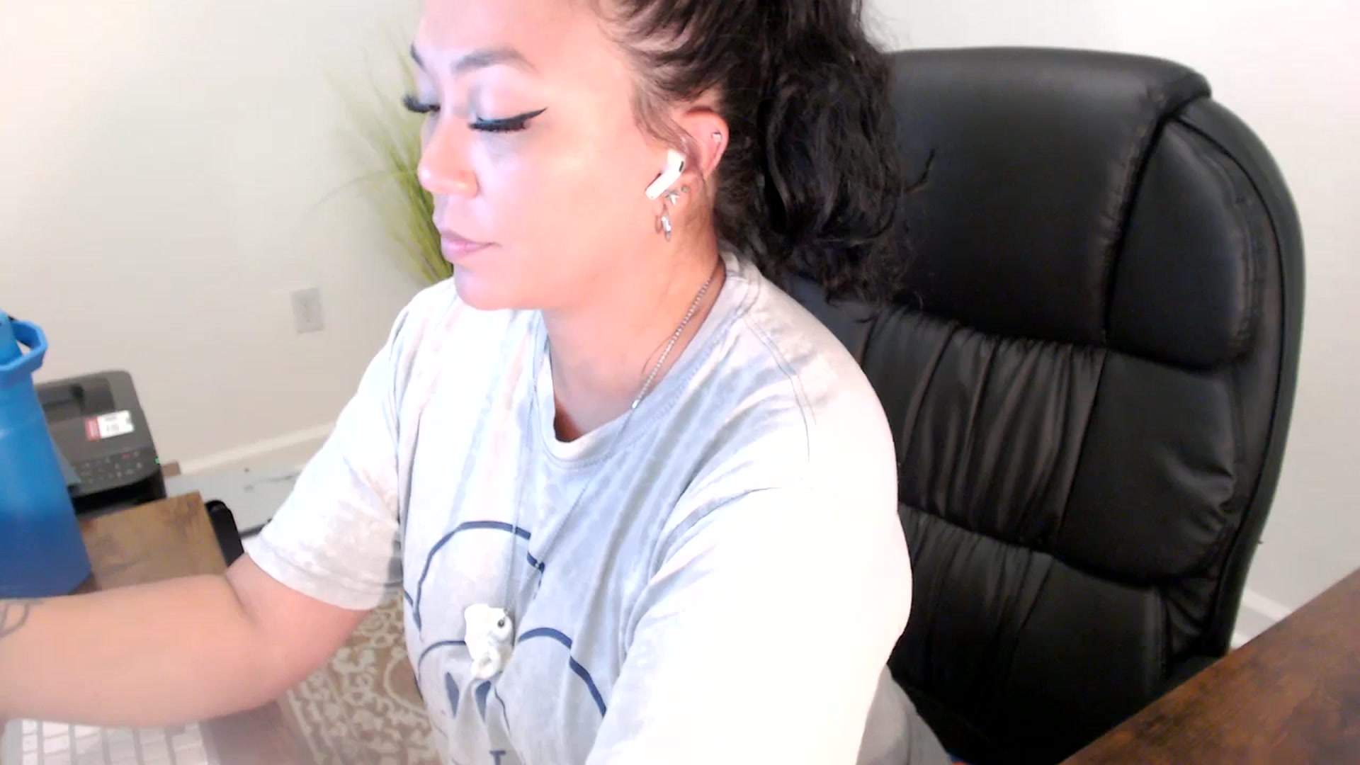 Gallery image thumbnail from MickaylaStar's myfreecams stream on, 06/27/2025, 17:16 image 16 of 20