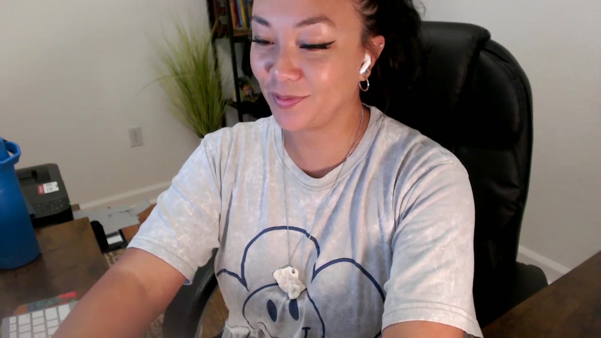 Gallery image thumbnail from MickaylaStar's myfreecams stream on, 06/27/2025, 17:16 image 9 of 20