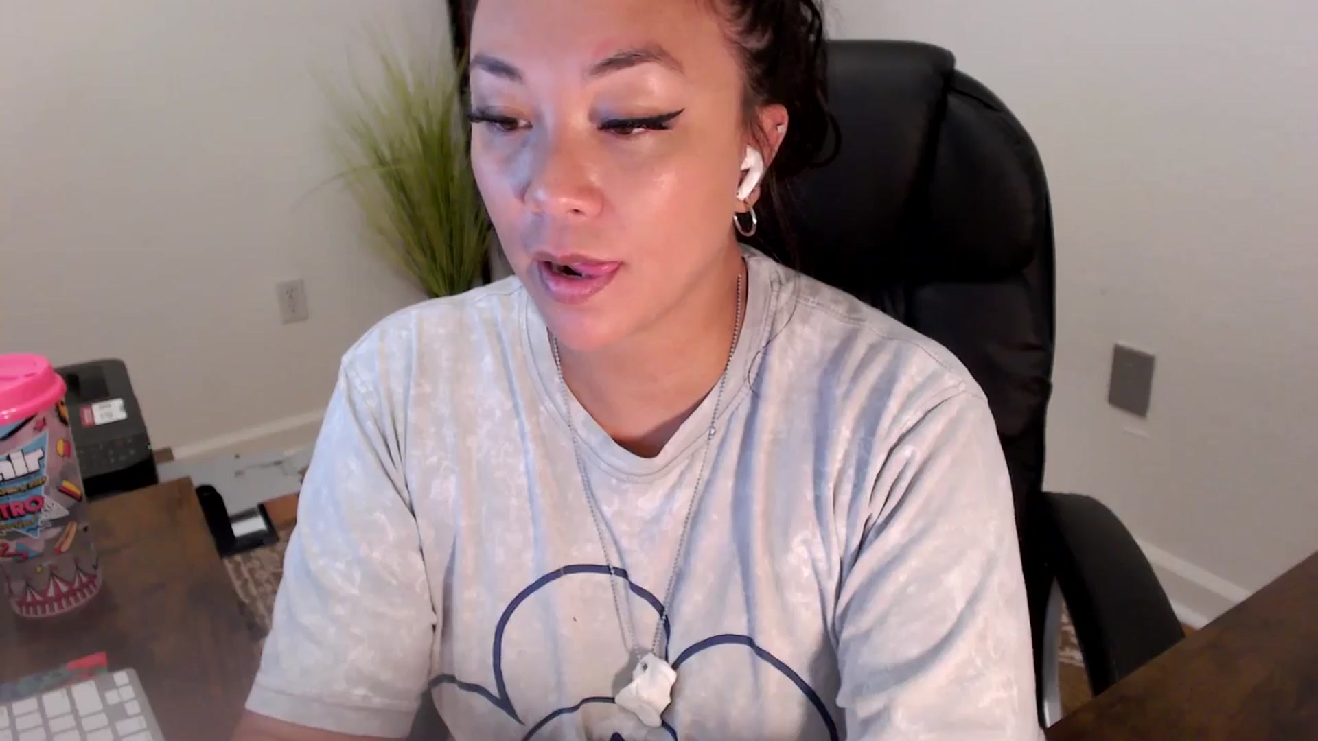 Gallery image thumbnail from MickaylaStar's myfreecams stream on, 06/27/2025, 18:17 image 8 of 20