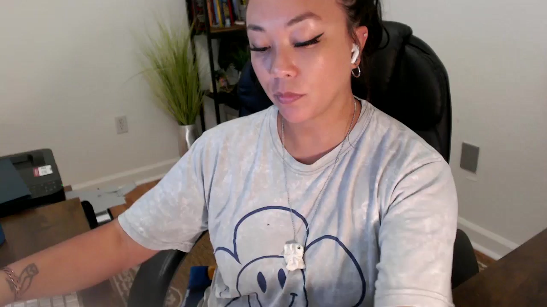 Gallery image thumbnail from MickaylaStar's myfreecams stream on, 06/27/2025, 18:17 image 1 of 20