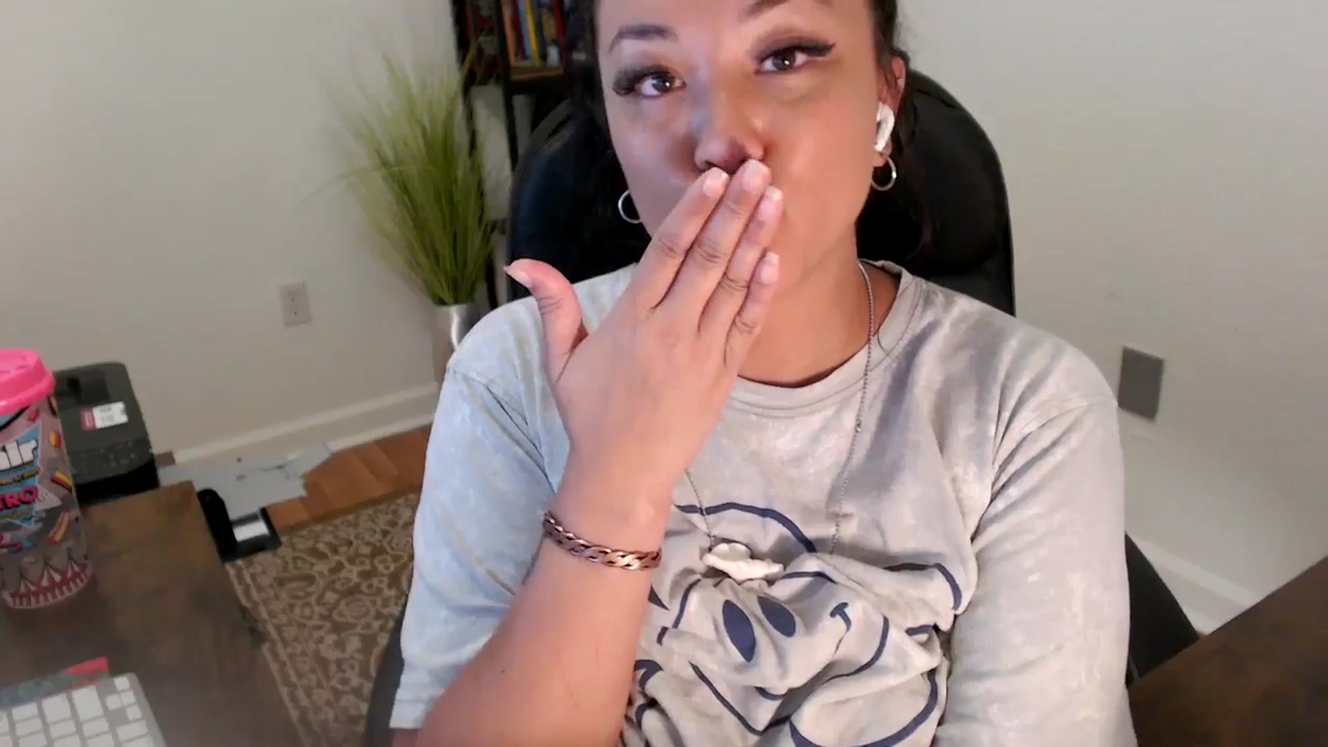 Gallery image thumbnail from MickaylaStar's myfreecams stream on, 06/27/2025, 18:17 image 11 of 20