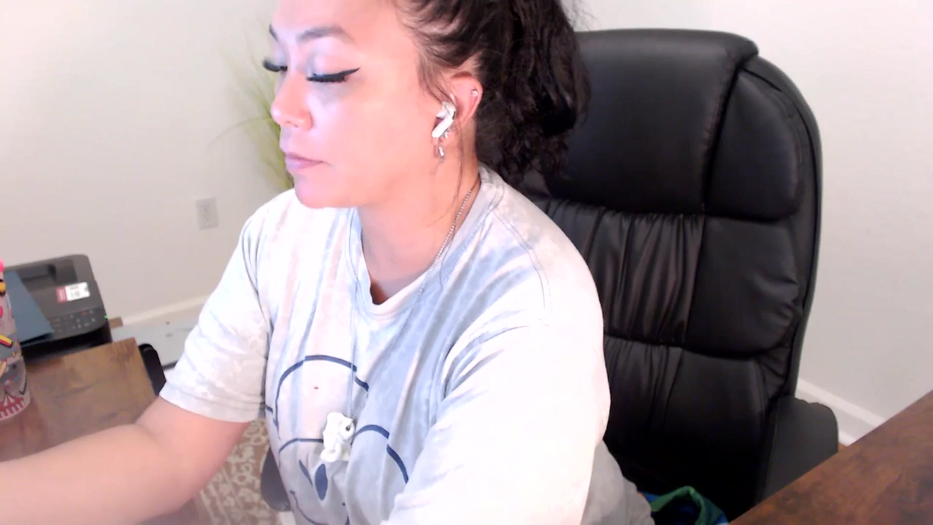 Gallery image thumbnail from MickaylaStar's myfreecams stream on, 06/27/2025, 18:17 image 4 of 20