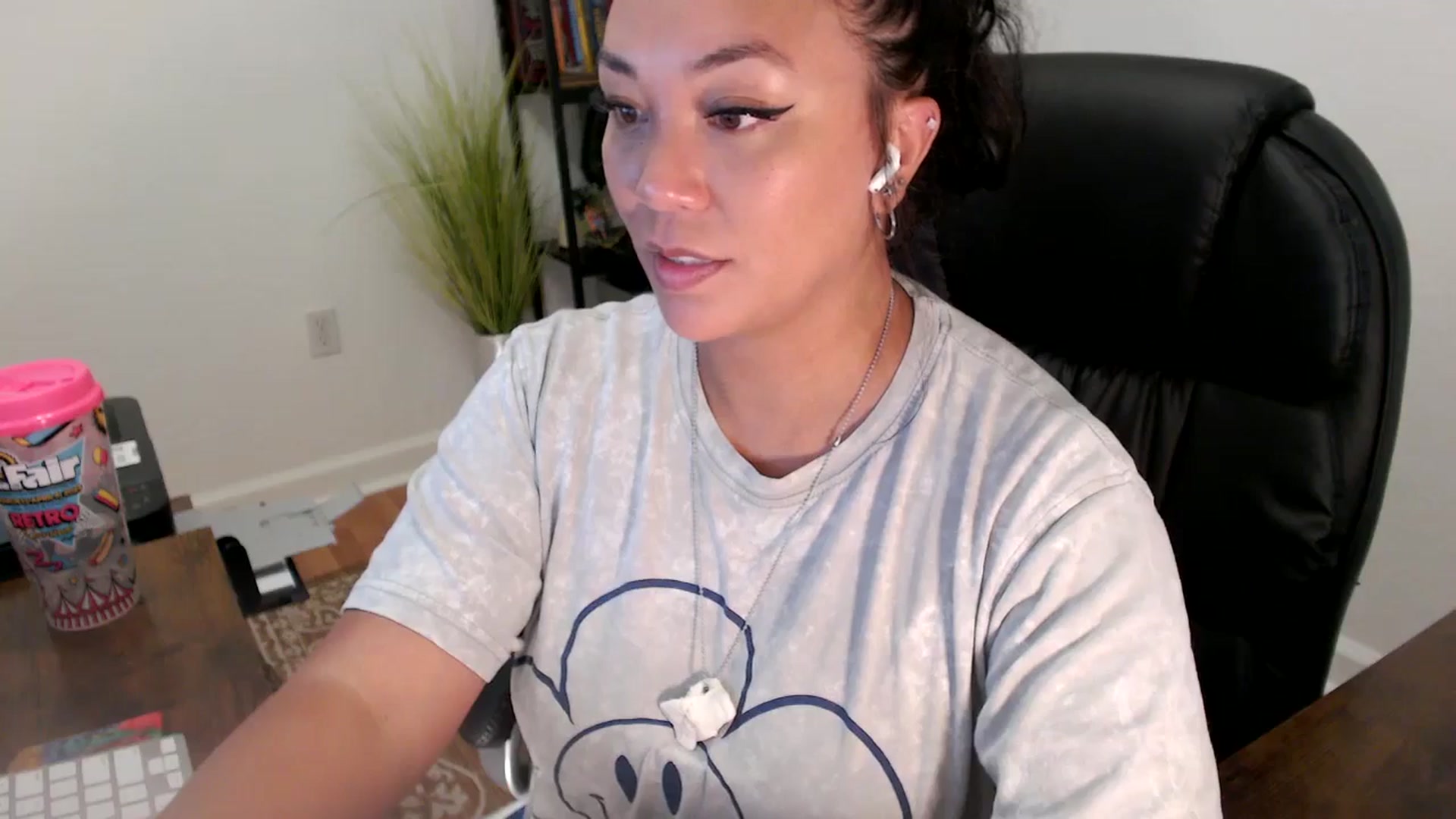 Gallery image thumbnail from MickaylaStar's myfreecams stream on, 06/27/2025, 19:10 image 11 of 20