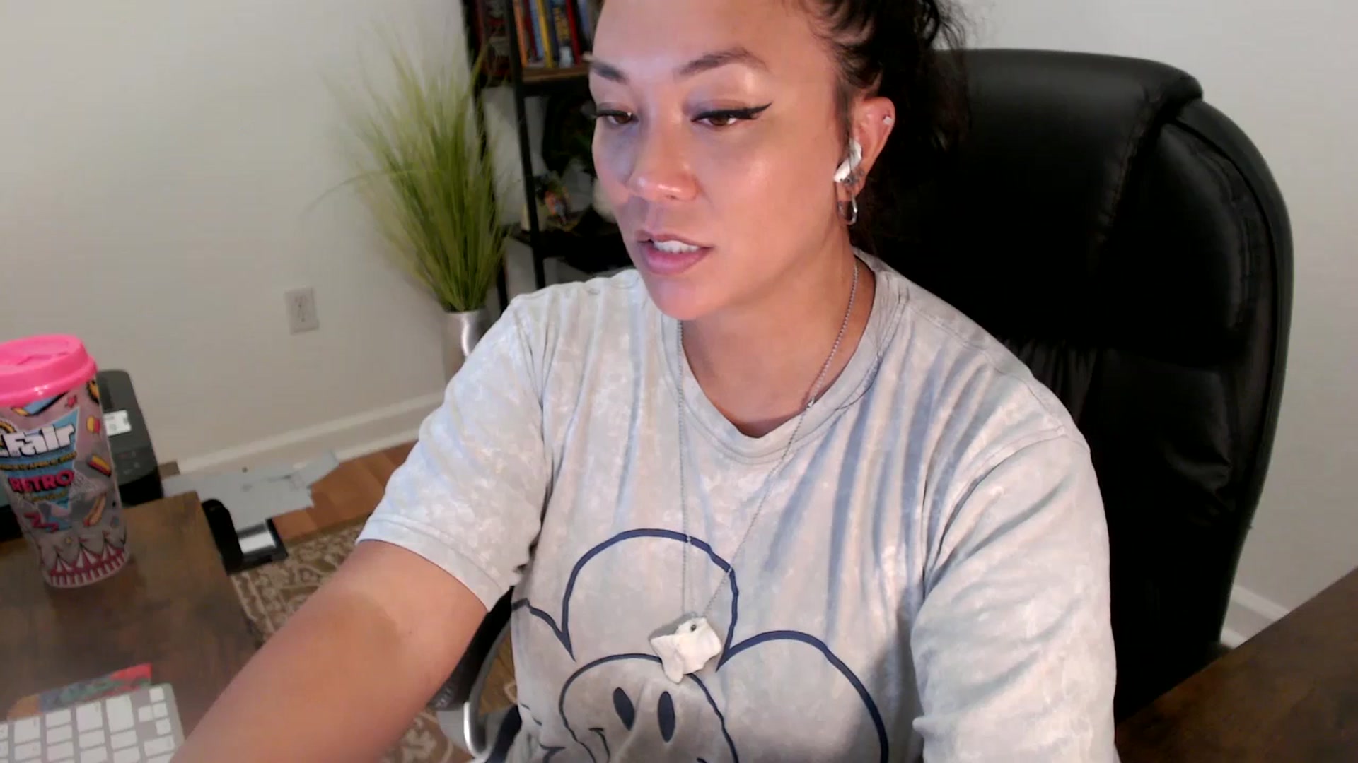 Gallery image thumbnail from MickaylaStar's myfreecams stream on, 06/27/2025, 19:10 image 20 of 20