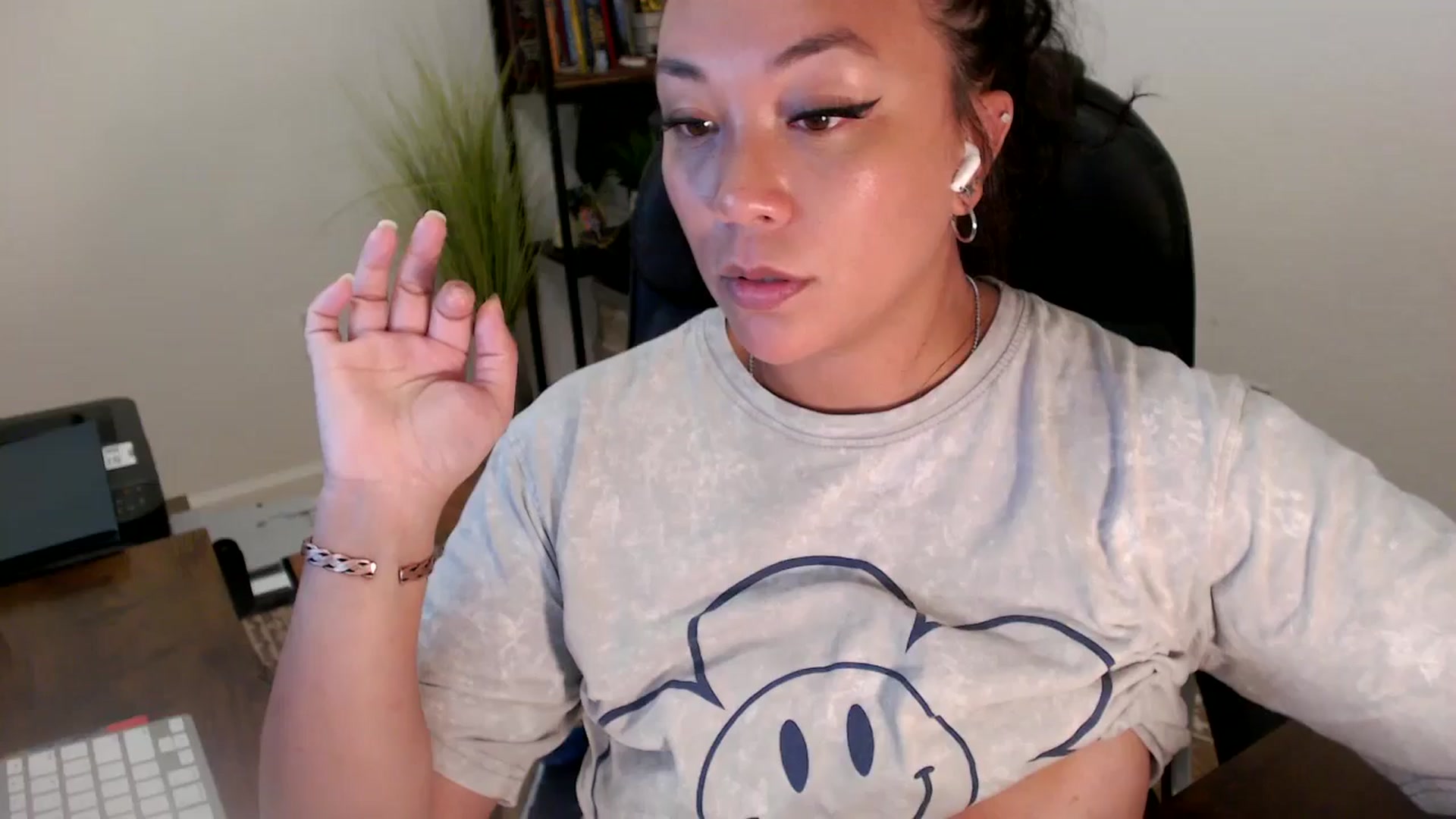 Gallery image thumbnail from MickaylaStar's myfreecams stream on, 06/27/2025, 20:02 image 17 of 20